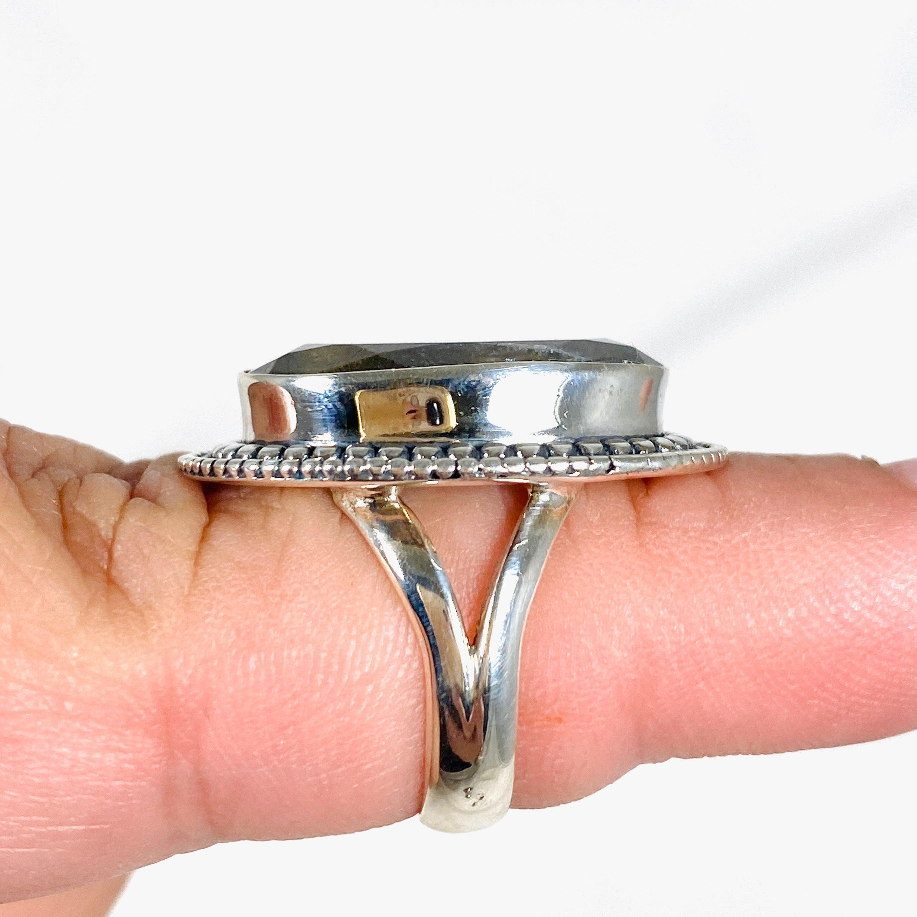 Labradorite Faceted Oval Ring - Size 6 - KRGJ2718 - Elegant Gemstone Jewelry for Women, Perfect for Weddings, Parties & Special Occasions
