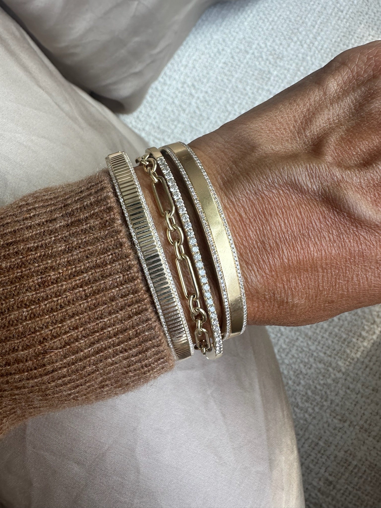 Textured Diamond Edge Bangle - Elegant Stackable Bracelet for Women, Perfect for Everyday Wear, Parties & Special Occasions