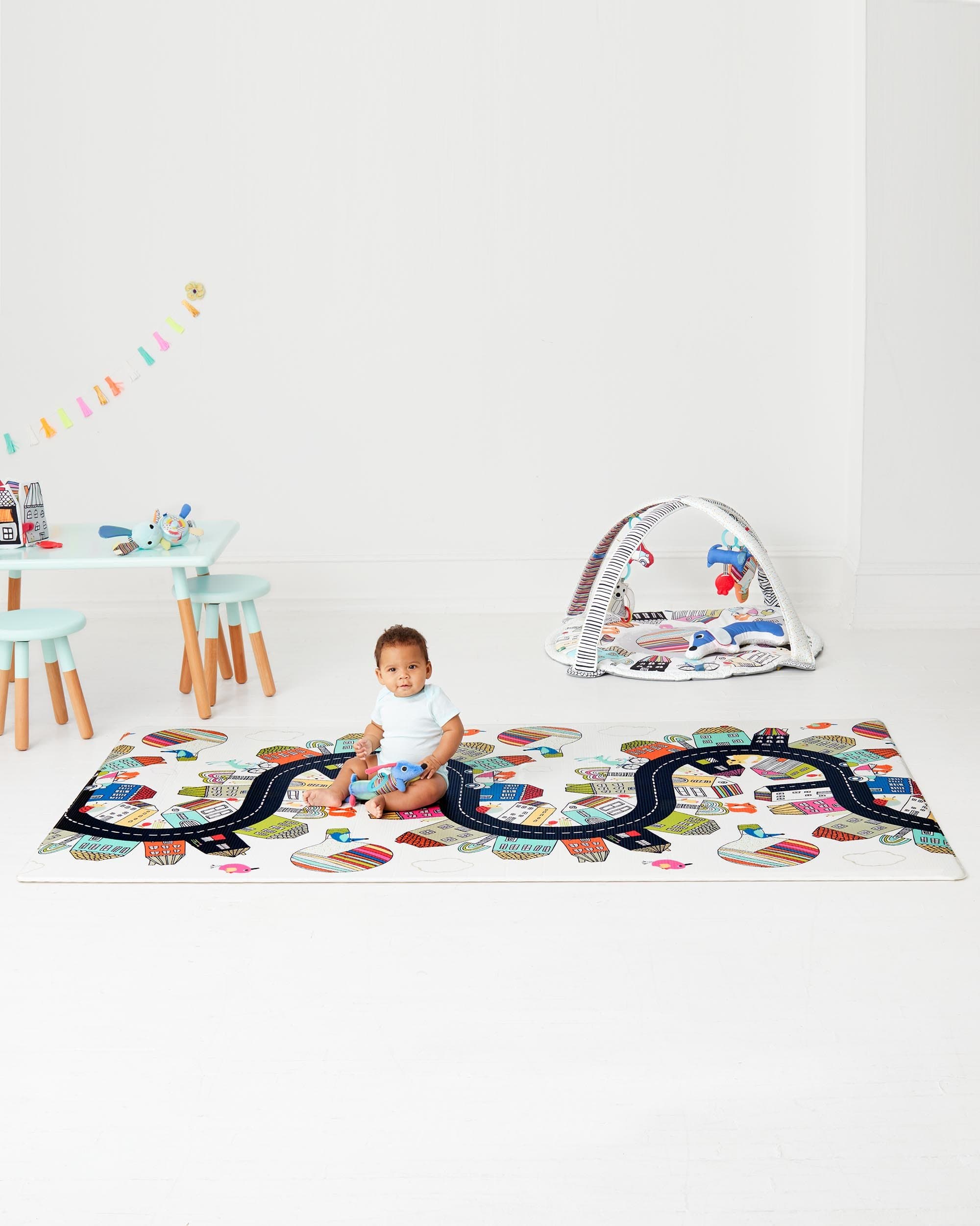 Skip Hop DoublePlay Reversible Playmat for Babies - Soft & Durable Activity Mat for Playtime, Tummy Time & Nursery Decor - Waterproof & Easy to Clean (Grey Chevron)
