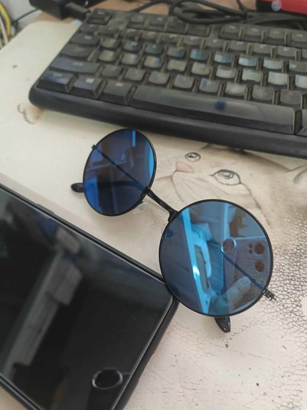 Gojo Satoru Cosplay Glasses with Wig Set - Anime Sunglasses & White Hair Wig for Jujutsu Kaisen Cosplay Costume Accessories - Perfect for Halloween, Comic Con, and Anime Conventions