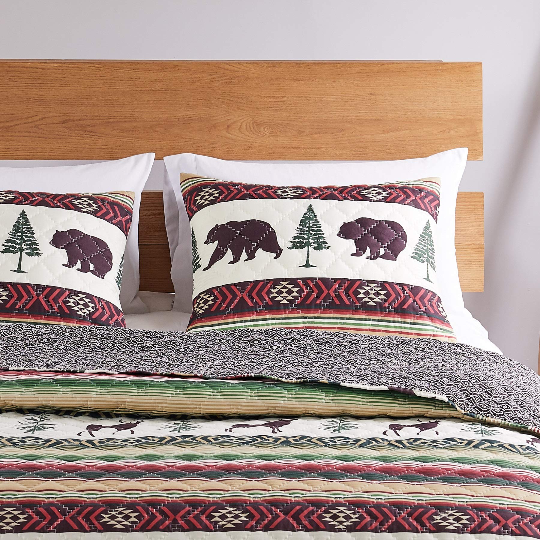 Yosemite National Park Campfire Themed 3-Piece Quilt and Pillow Sham Set - King/California King Size - Cozy Bedding for Cabin Retreats & Outdoor Enthusiasts