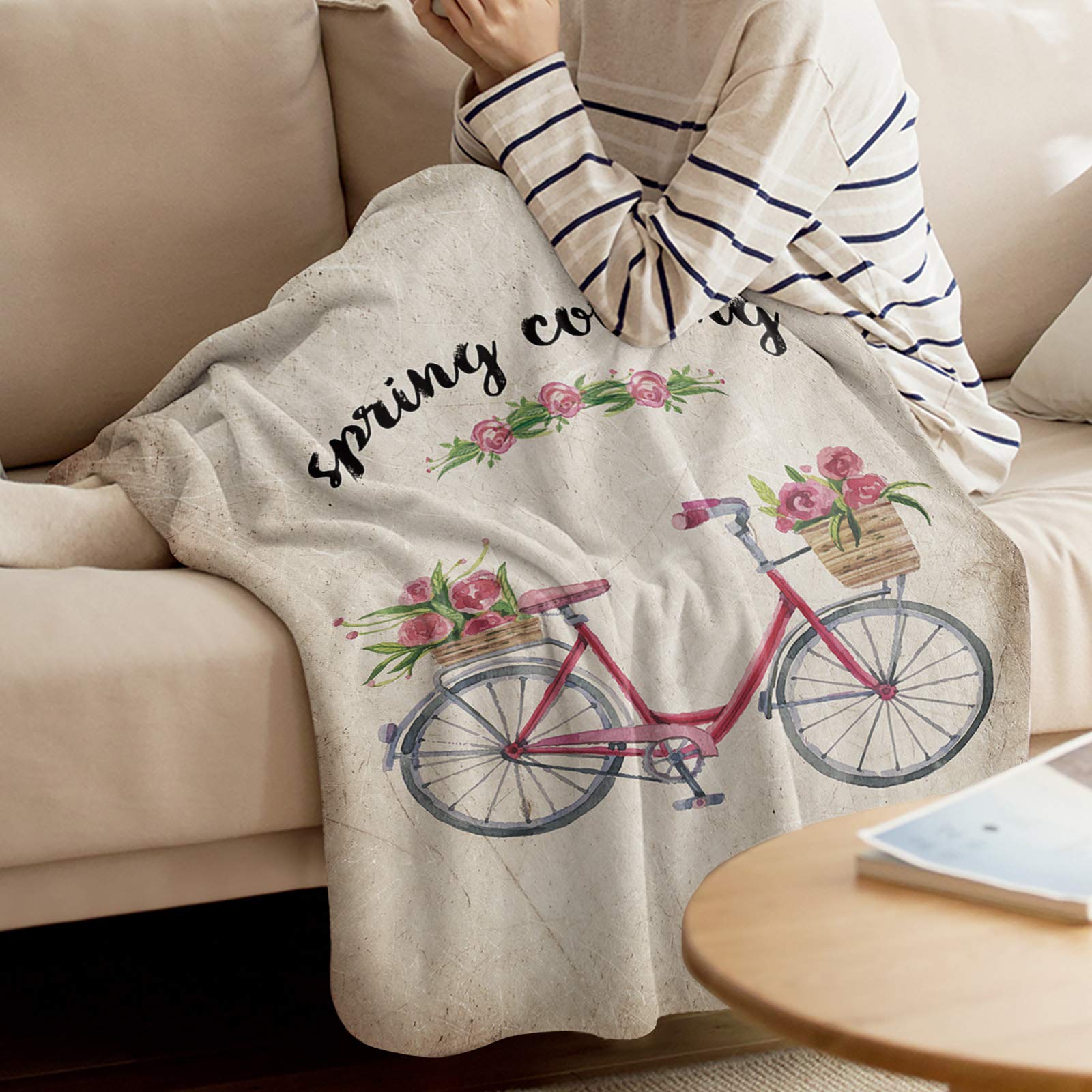 Super Soft Reversible Microfiber Fleece Throw Blanket - Lightweight Floral Design for Couch, Bed & Sofa (39x49 Inches) - Cozy Home Decor, Perfect for Spring Season, Reading Nooks & Gift Giving