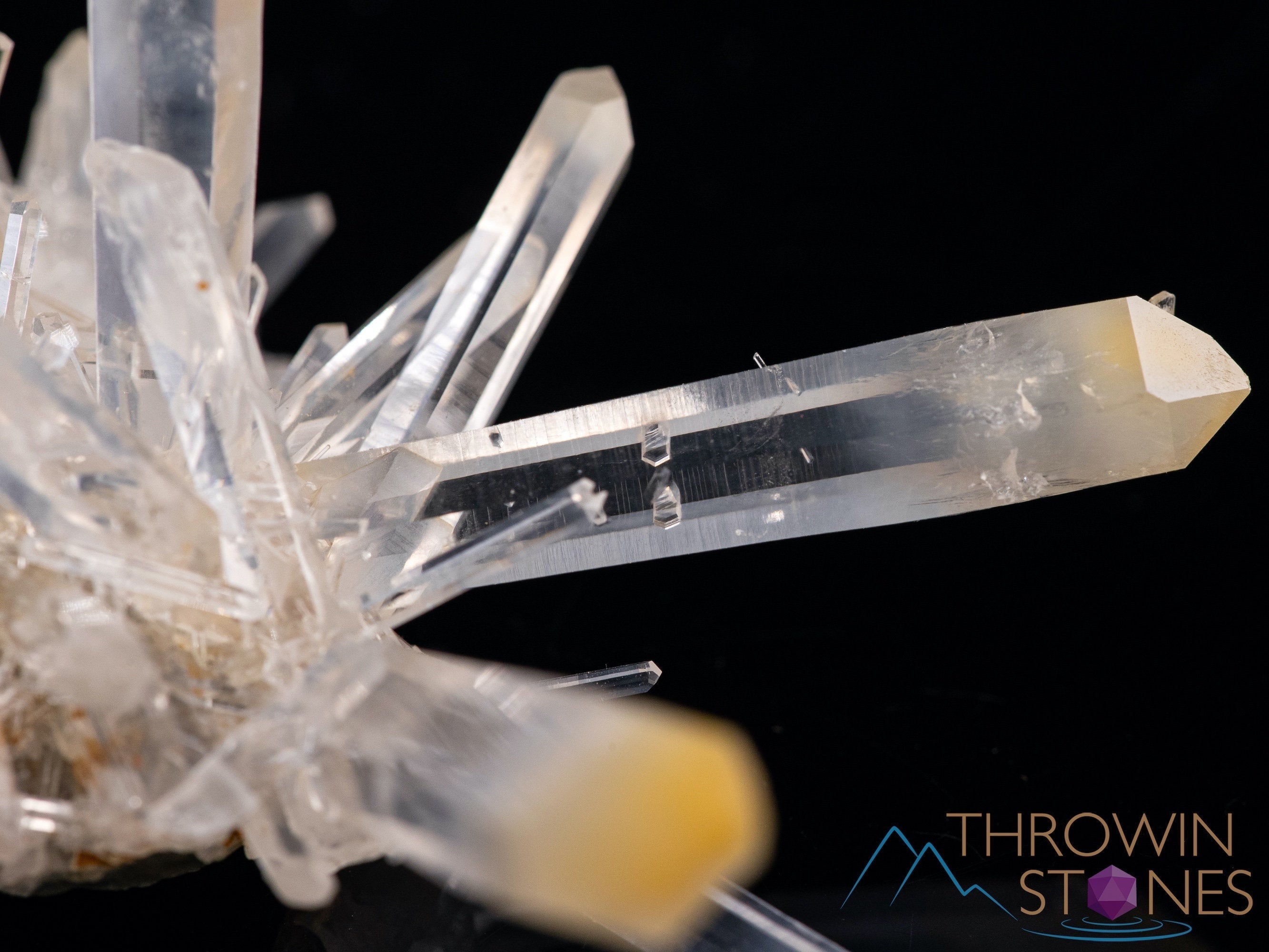 Natural Mango Quartz Crystal Cluster - Healing Stone for Home Decor, Housewarming Gift, Meditation & Energy Work (39219) | Perfect for Living Room Display, Office Feng Shui & Spiritual Practices