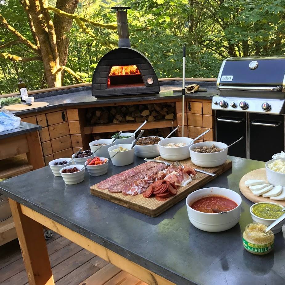Maximus Mobile Pizza Oven - Portable Outdoor Pizza Maker for Camping, Backyard & Tailgating | Black | Best Seller | Perfect for Picnics, Parties & RV Trips