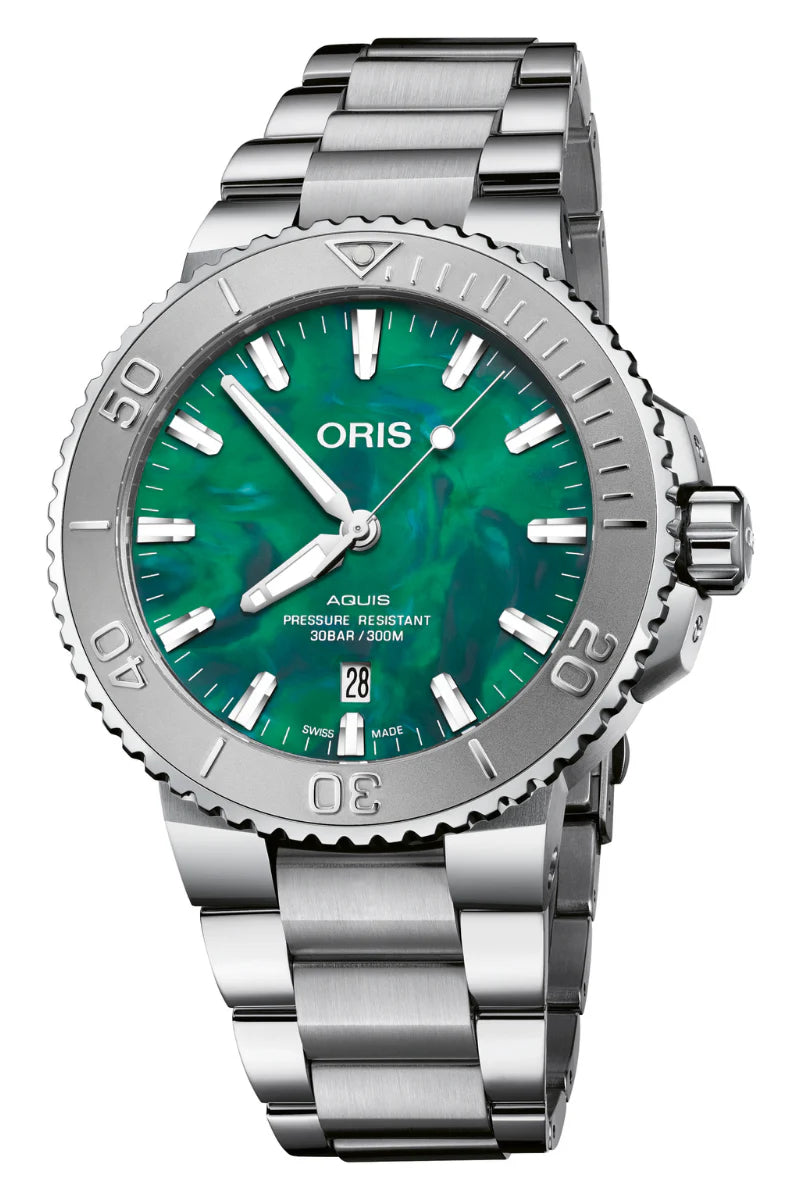 Oris Aquis Bracenet 43.5mm Green Dial Men's Luxury Dive Watch 01 733 7730 4137 - Perfect for Water Sports, Diving & Everyday Wear
