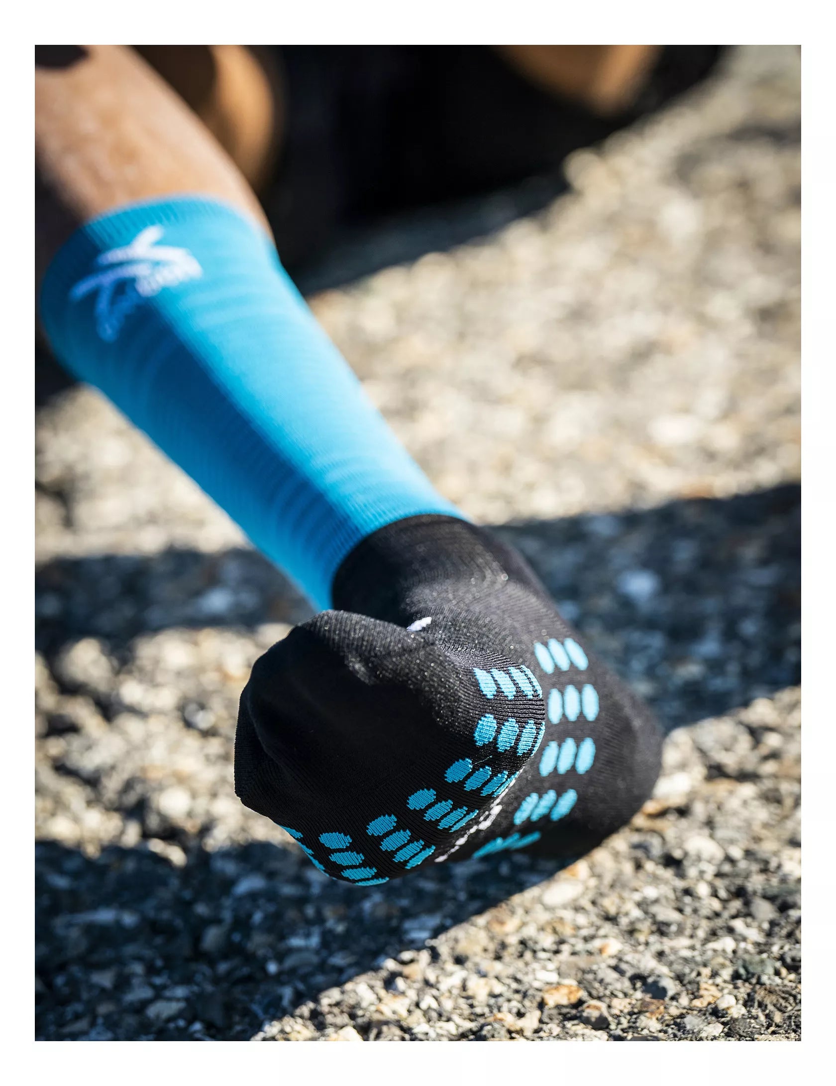 Compressport Mid Compression Socks for Men & Women - Performance Running, Hiking & Recovery Socks - Mosaic Blue/Black (XU00005B5028) - Ideal for Marathon Training, Travel & Varicose Vein Relief