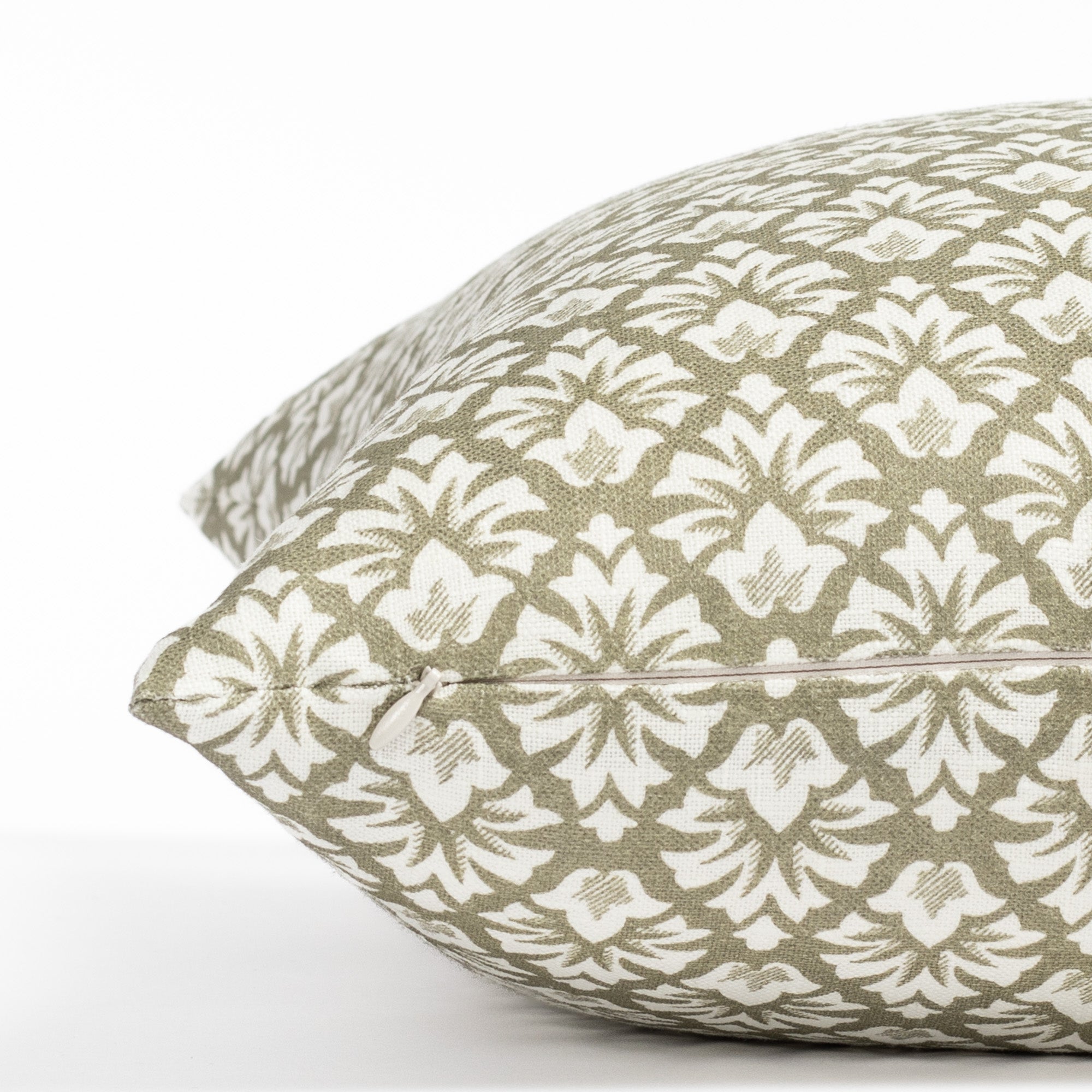 Premium 20x20 Moss Green Decorative Throw Pillow - Soft & Stylish for Sofa, Bed, or Living Room Decor