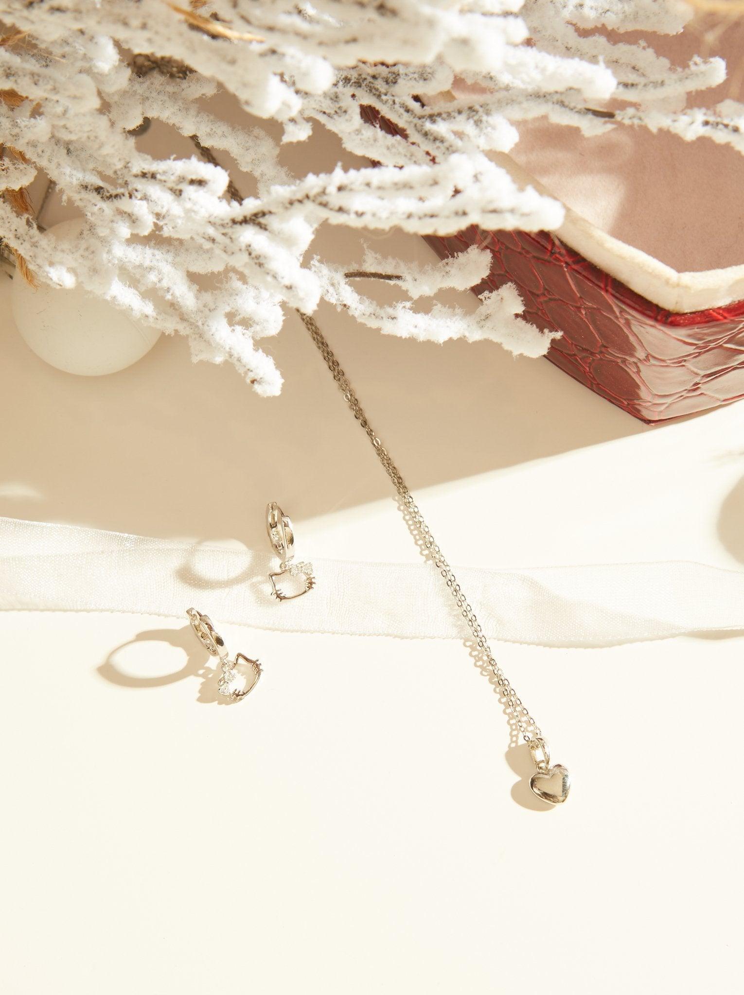 Cute Kitty Hoop Earrings for Women - Gold Cat Stud Earrings for Girls - Perfect for Casual Wear, Parties & Gifts