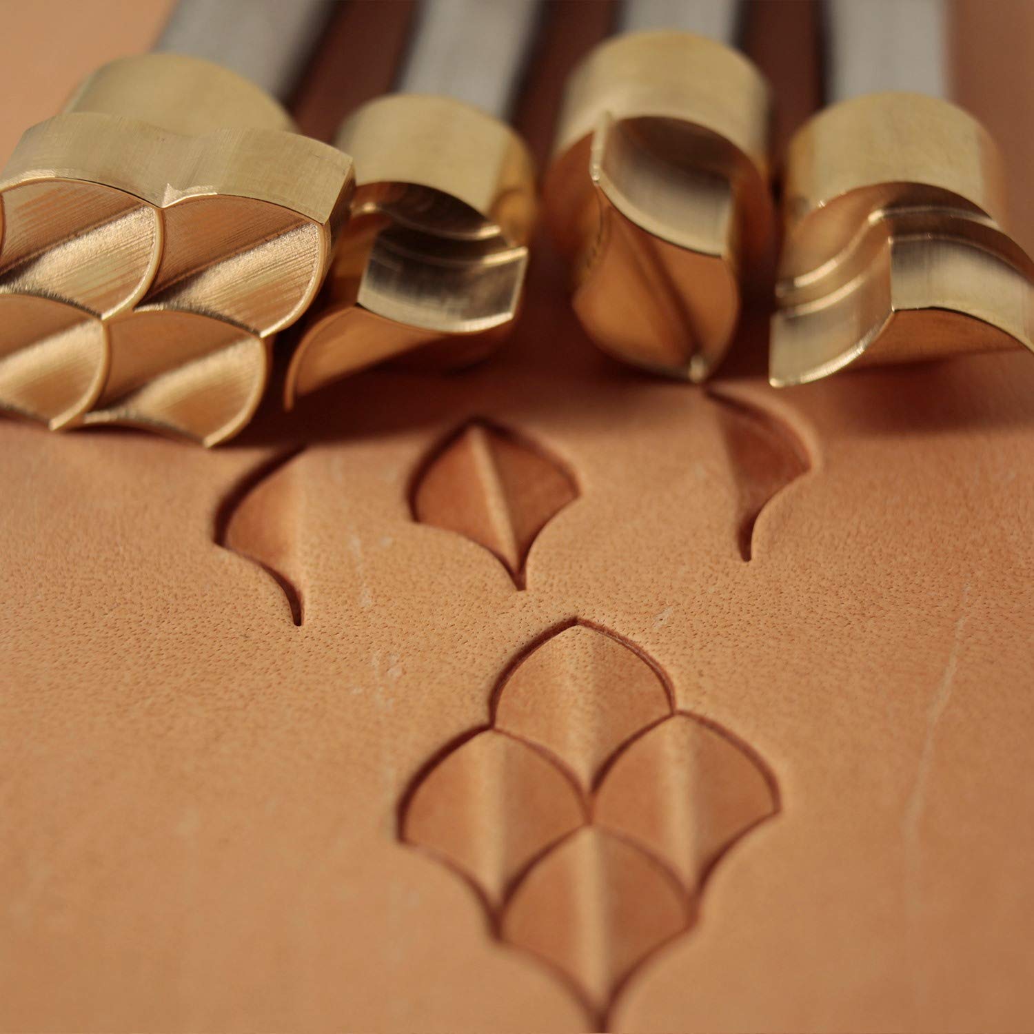 Premium Dragon Scale Leather Stamp Tool - Handmade Leather Carving Punch Set for Leathercrafting & DIY Projects - Perfect for Belts, Wallets, and Leather Accessories