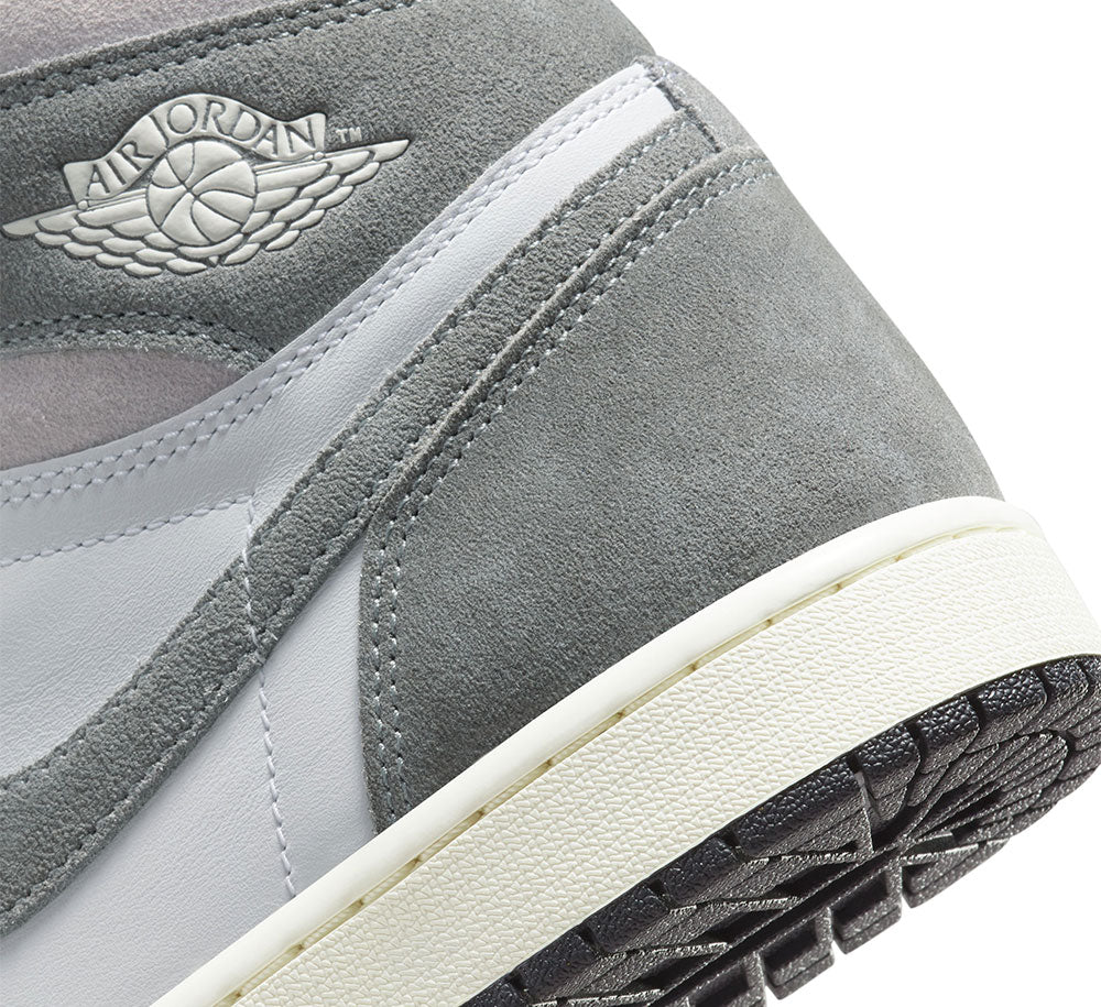 Original Air Jordan 1 Retro High OG Basketball Shoes - Men's Classic Sneakers for Streetwear & Basketball Games