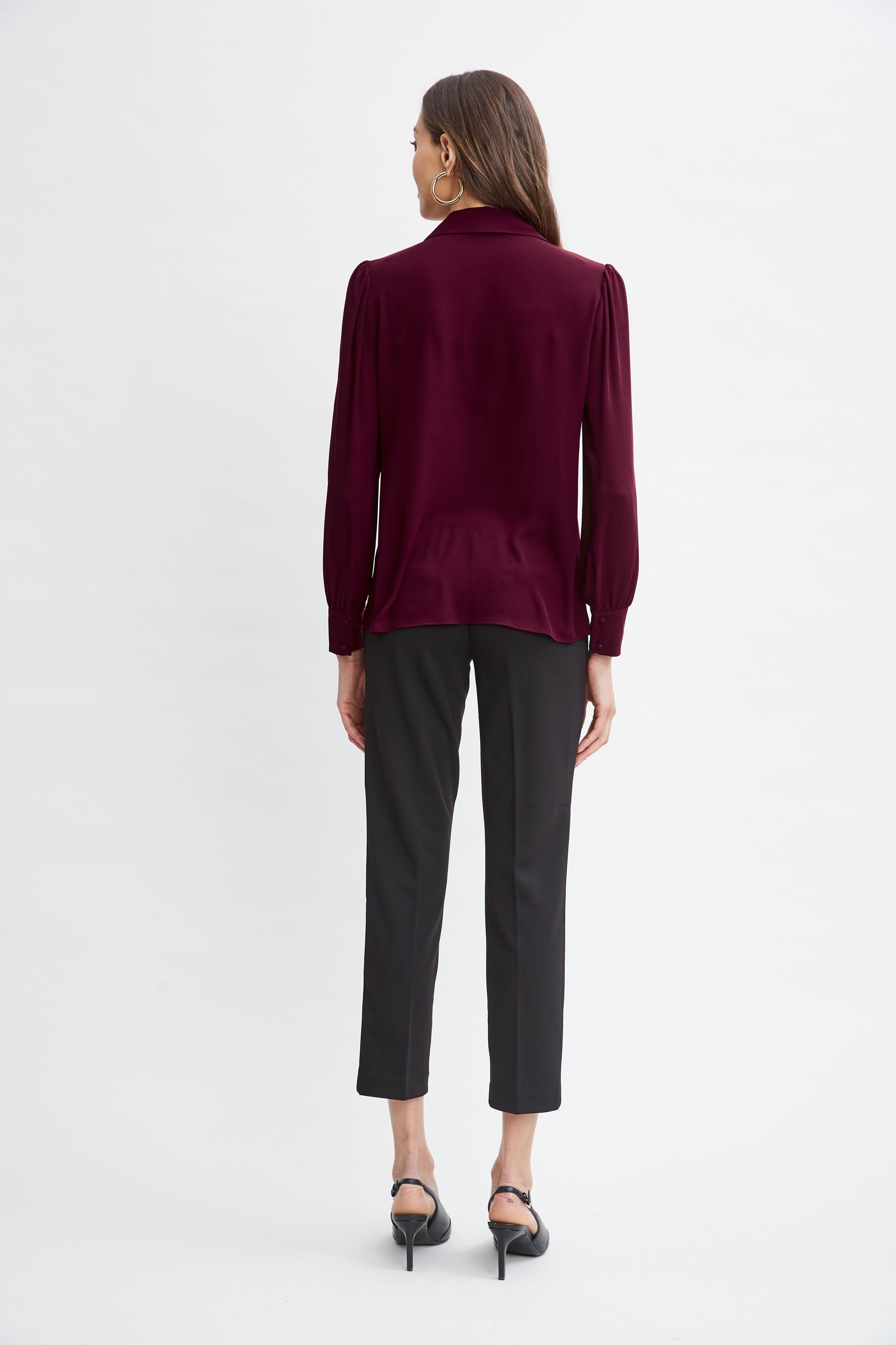 Tahari Women's Button Down Shirt - Classic Long Sleeve Blouse for Office, Business & Casual Wear | Perfect for Work, Meetings & Everyday Outfits