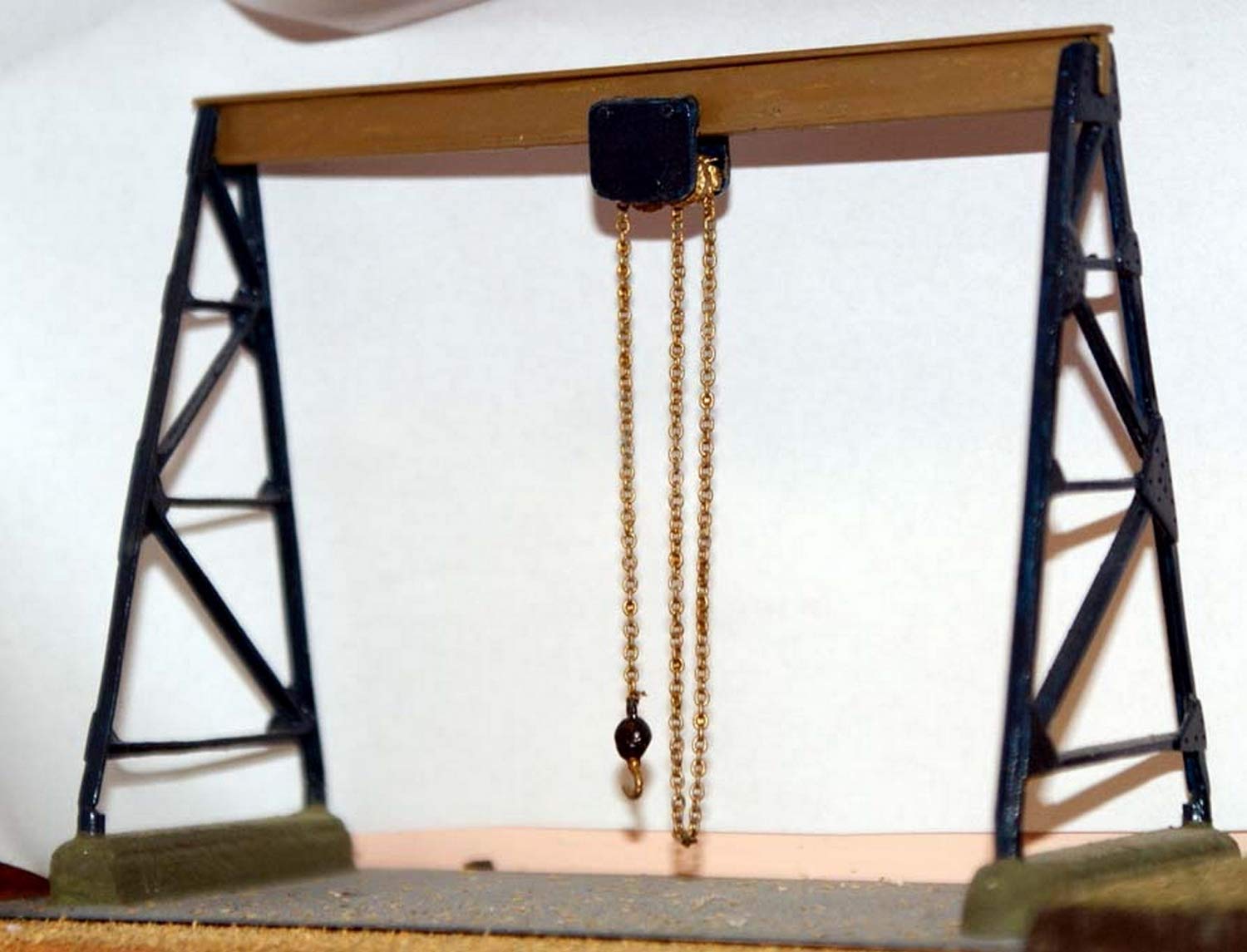 Langley Models Gantry Hoist OO Scale UNPAINTED Metal Model Kit F104 - Perfect for Model Train Layouts, Dioramas & Collectors