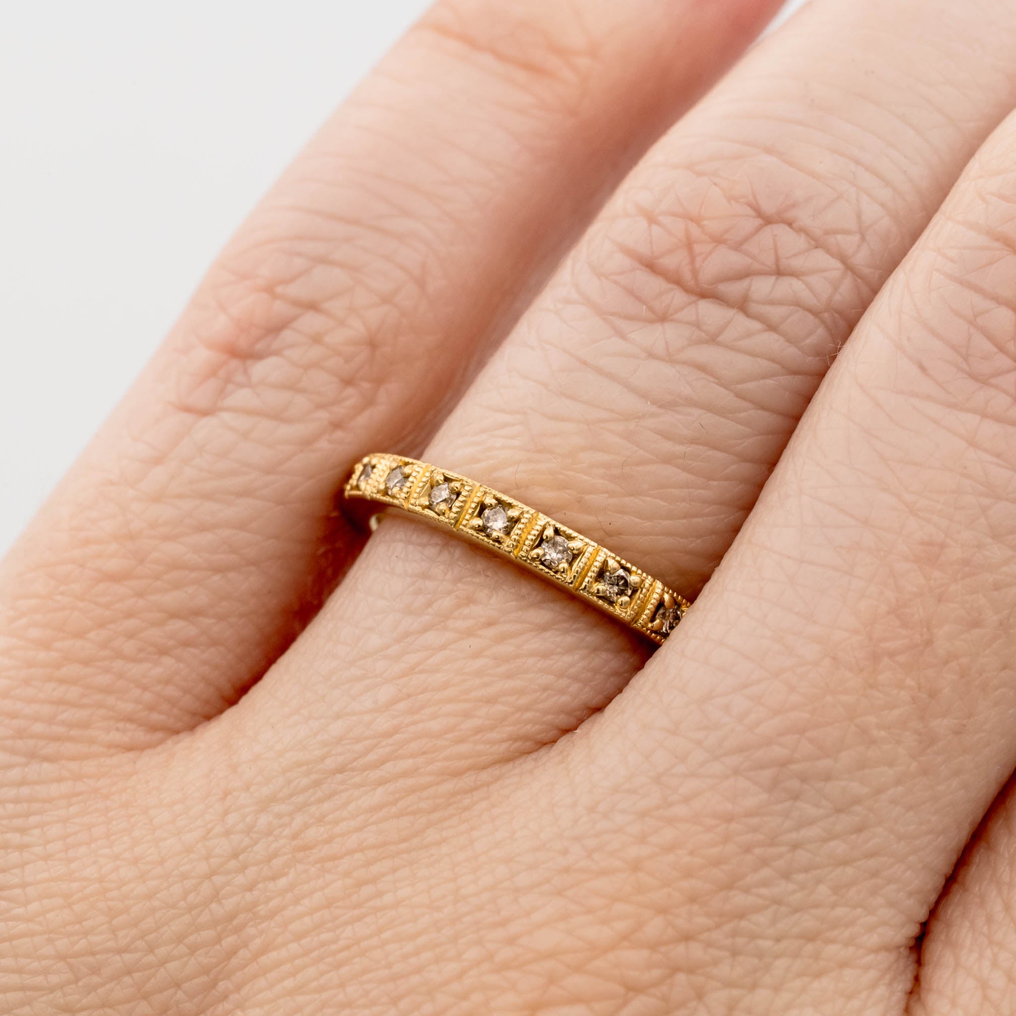 Vintage Style Diamond Beaded Wedding Band Ring for Women - Elegant Bridal Jewelry for Engagement, Anniversary & Special Occasions