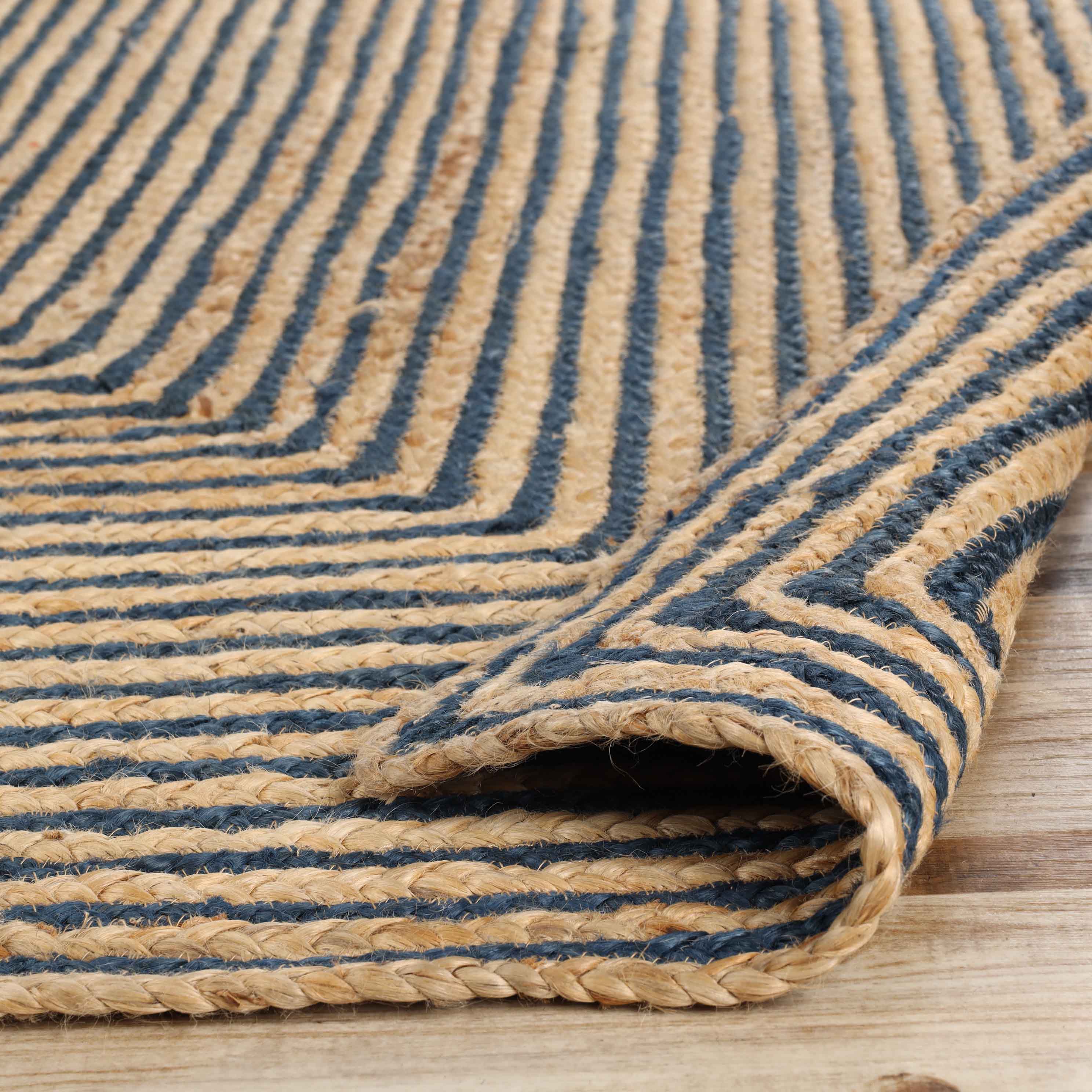 Braided Jute Reversible Handwoven Rug - Natural Fiber Indoor/Outdoor Area Rug for Living Room, Bedroom, Patio & Deck - Eco-Friendly Home Decor