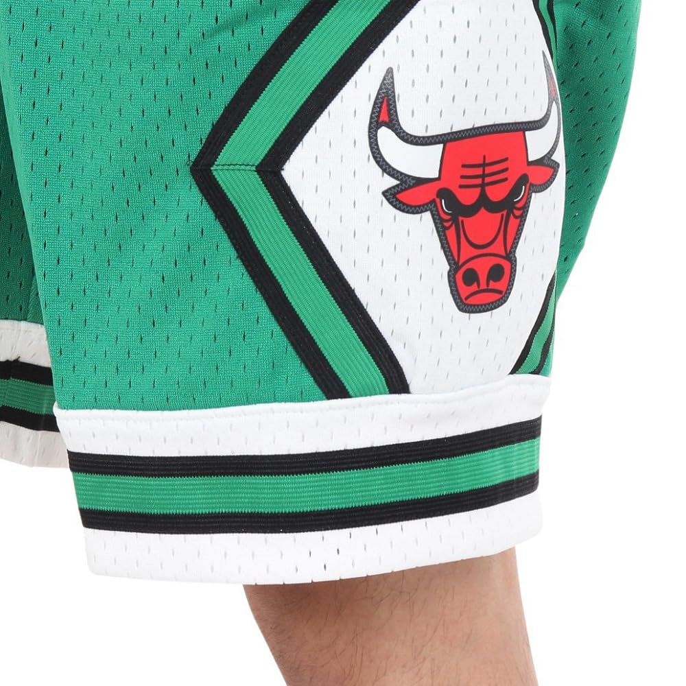 Mitchell & Ness Chicago Bulls NBA Swingman Shorts for Men - 2008 Retro Basketball Shorts for Gym, Streetwear & Casual Outfits