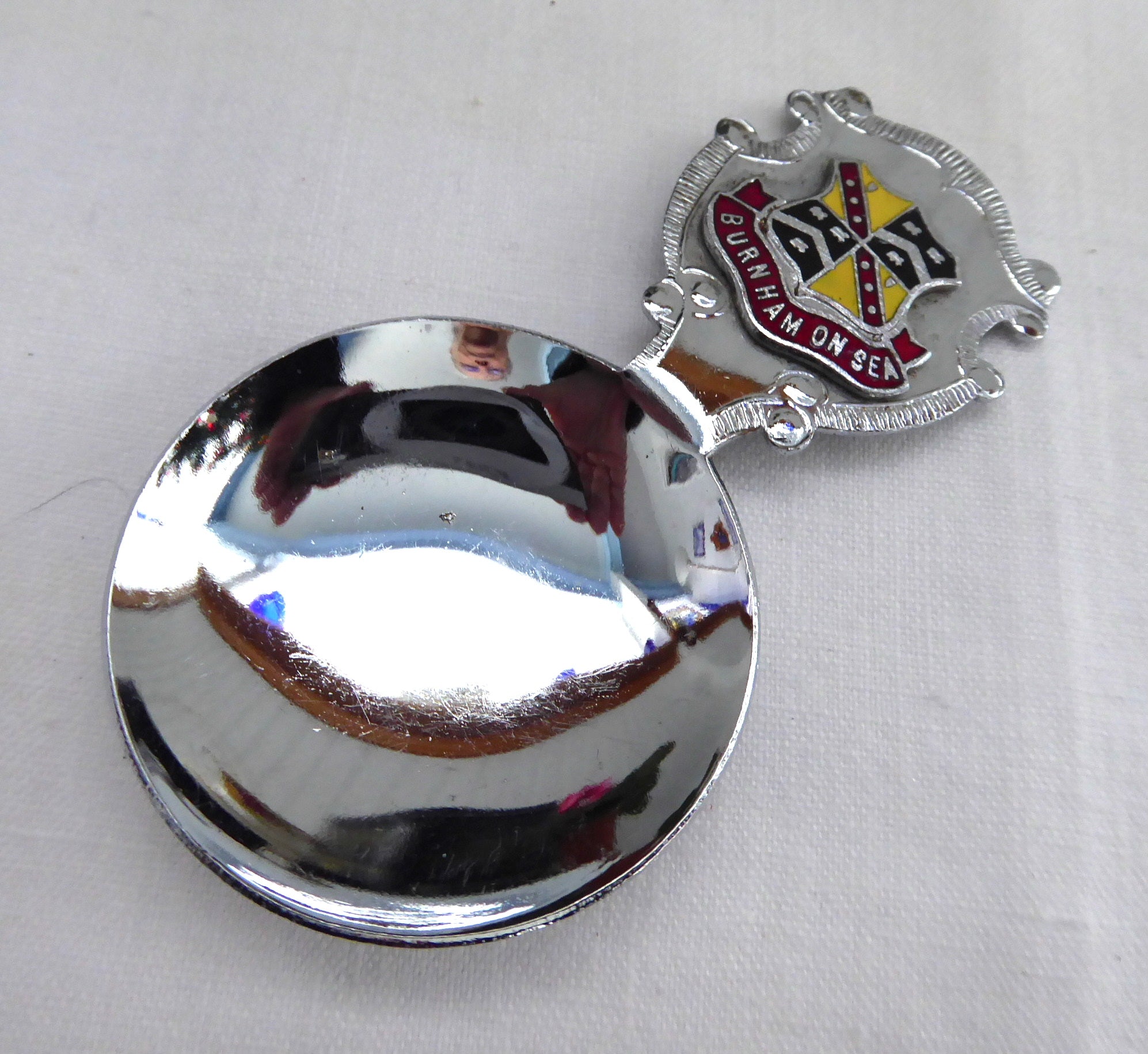Vintage 1930s Chrome Enamel Tea Scoop - Tea Caddy Spoon from Burnham On Sea - Perfect for Measuring Loose Leaf Tea & Displaying as Collectible Souvenir
