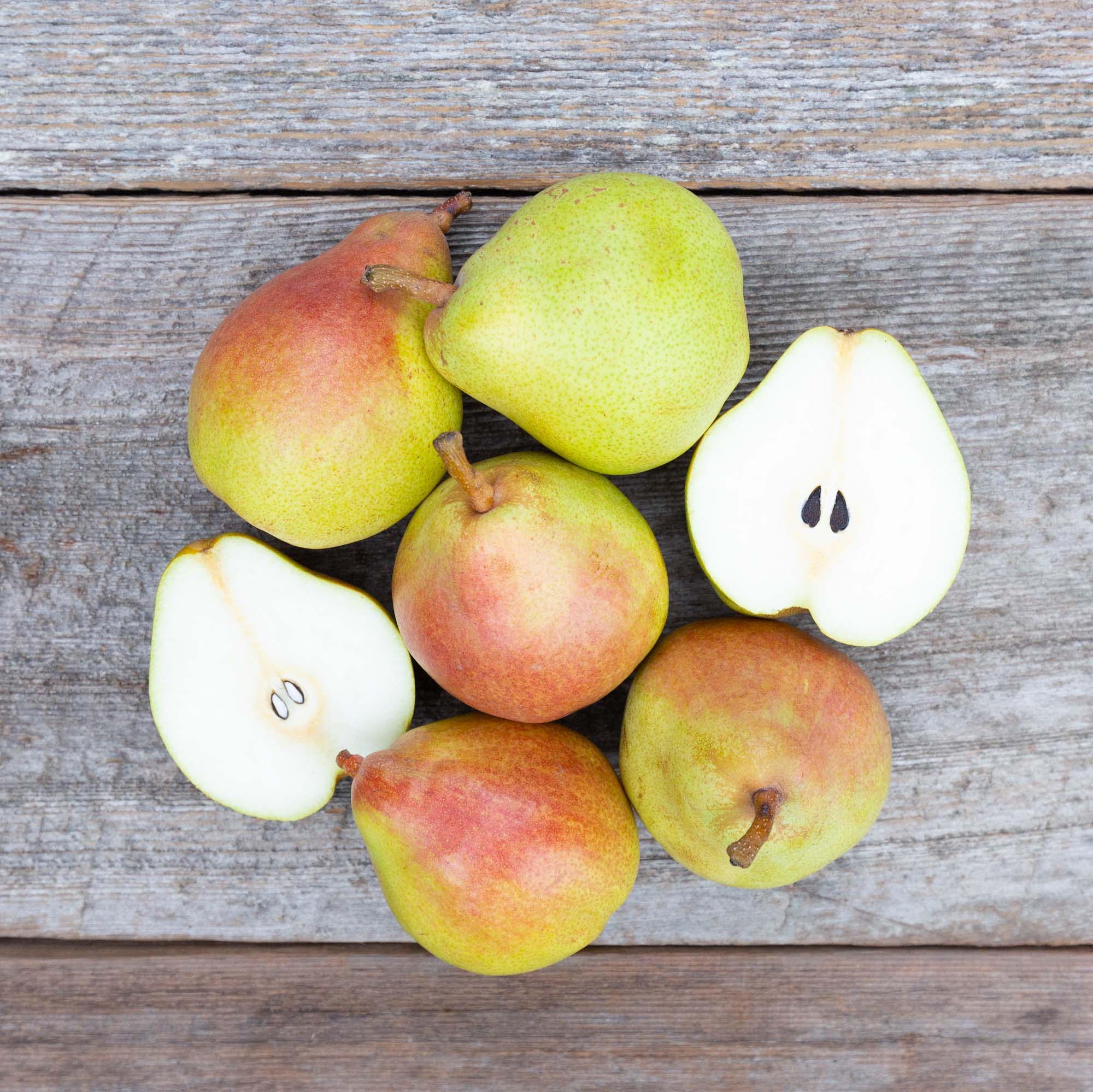 Fresh Organic Pears - USDA Certified, Non-GMO, Juicy & Sweet - Perfect for Healthy Snacks, Fruit Salads & Homemade Baby Food