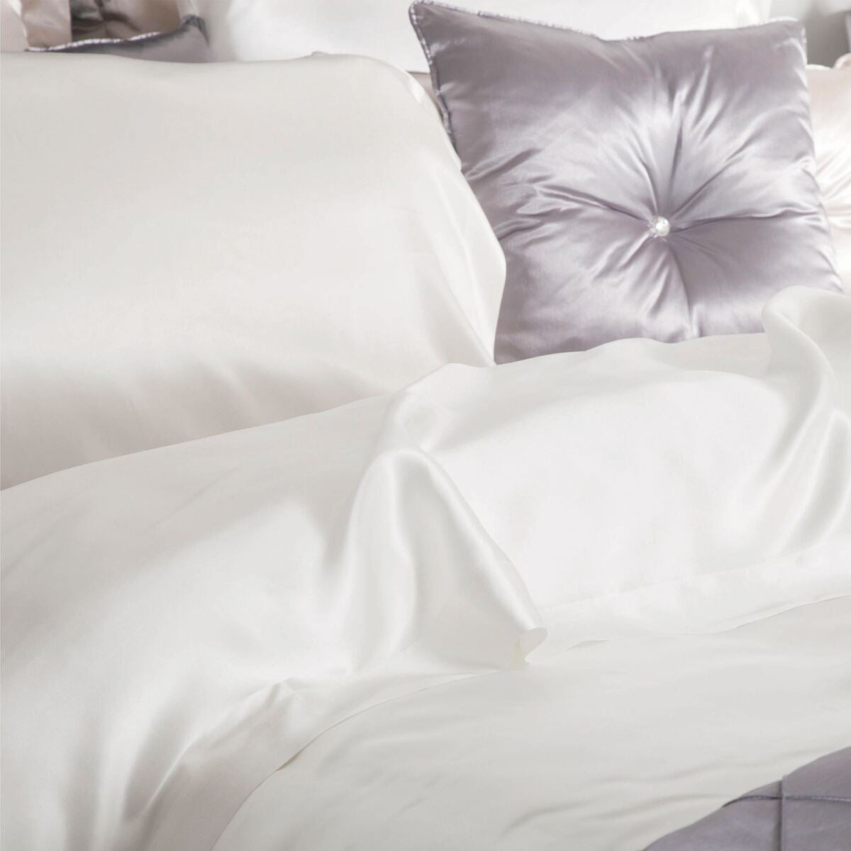 Belledorm 100% Mulberry Silk Duvet Cover - King Size Ivory - Luxury Soft Hypoallergenic Bedding for Master Bedroom & Guest Room