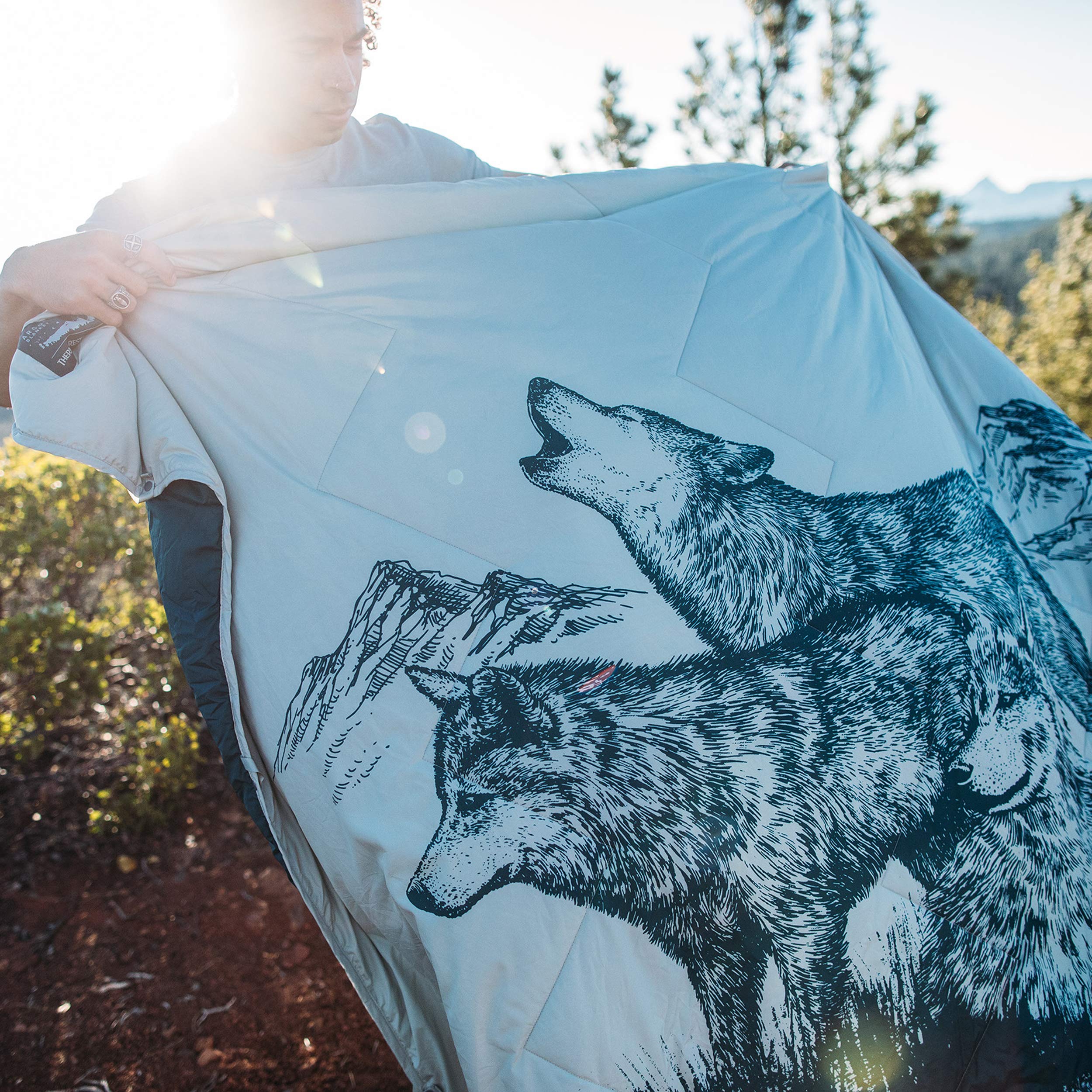 Therm-a-Rest Argo Insulated Camping Blanket - Lightweight & Water-Resistant for Backpacking, Hiking & Outdoor Adventures (Tomato Red) - Perfect for Picnics, Beach Trips & Emergency Survival Kits