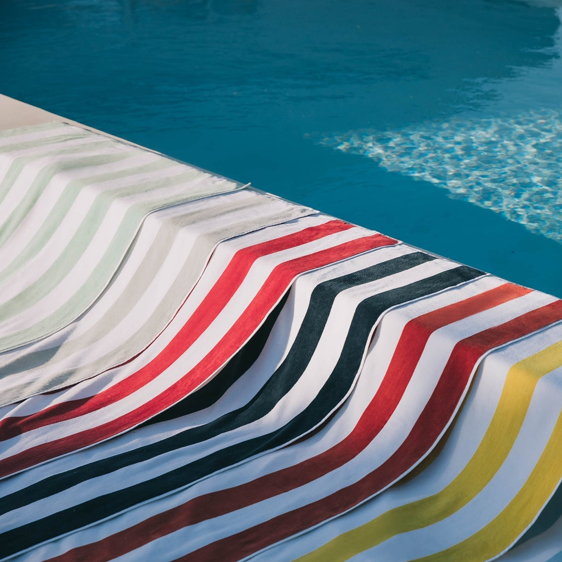 Premium Gibalta Stripes Beach Towel - Soft, Quick-Dry & Absorbent - Perfect for Pool, Beach, Vacation & Outdoor Activities