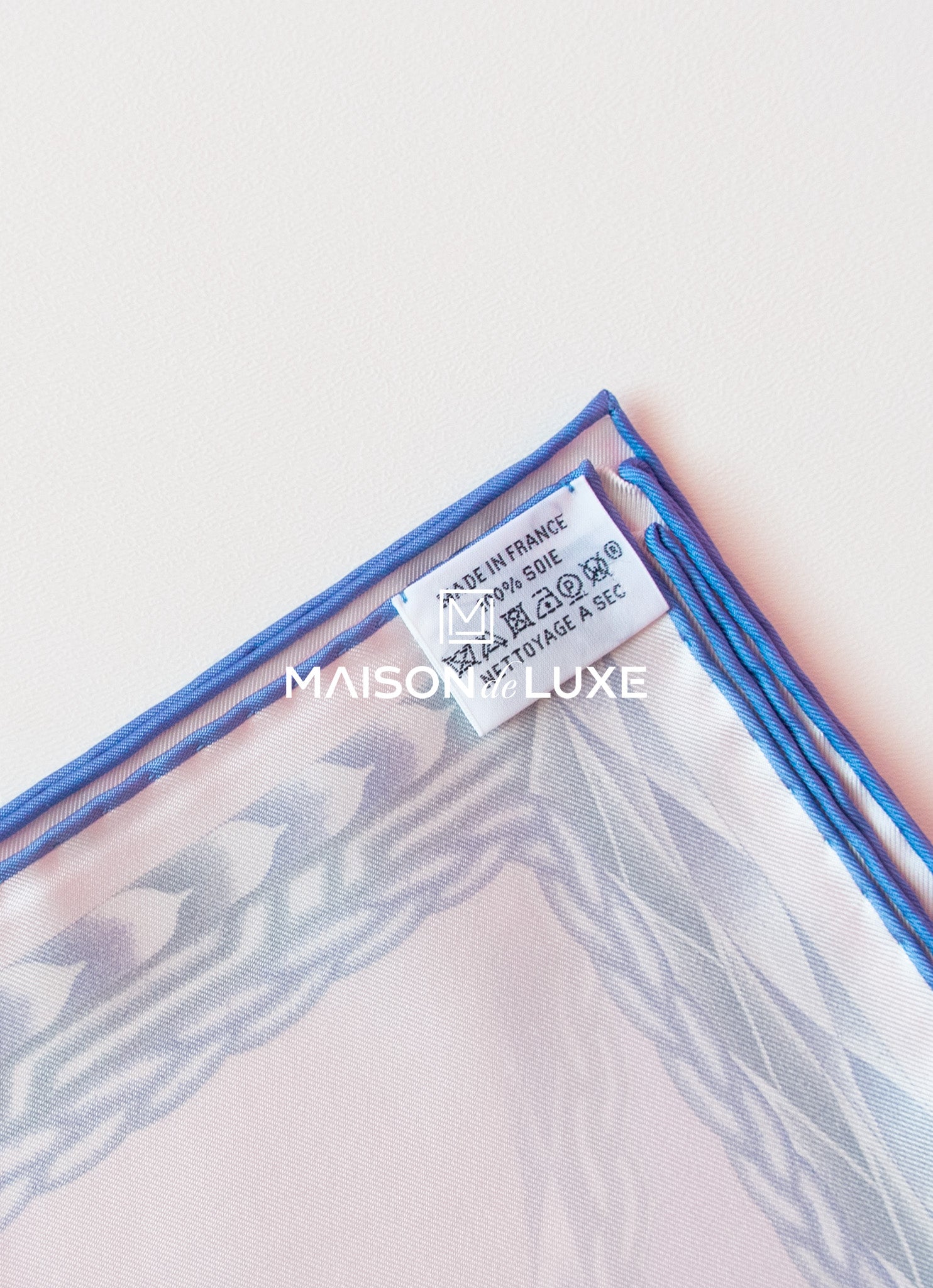 Hermes Robe du Soir Mauve Twill Silk Scarf 90cm - Luxury Women's Fashion Accessory for Evening Wear & Special Occasions