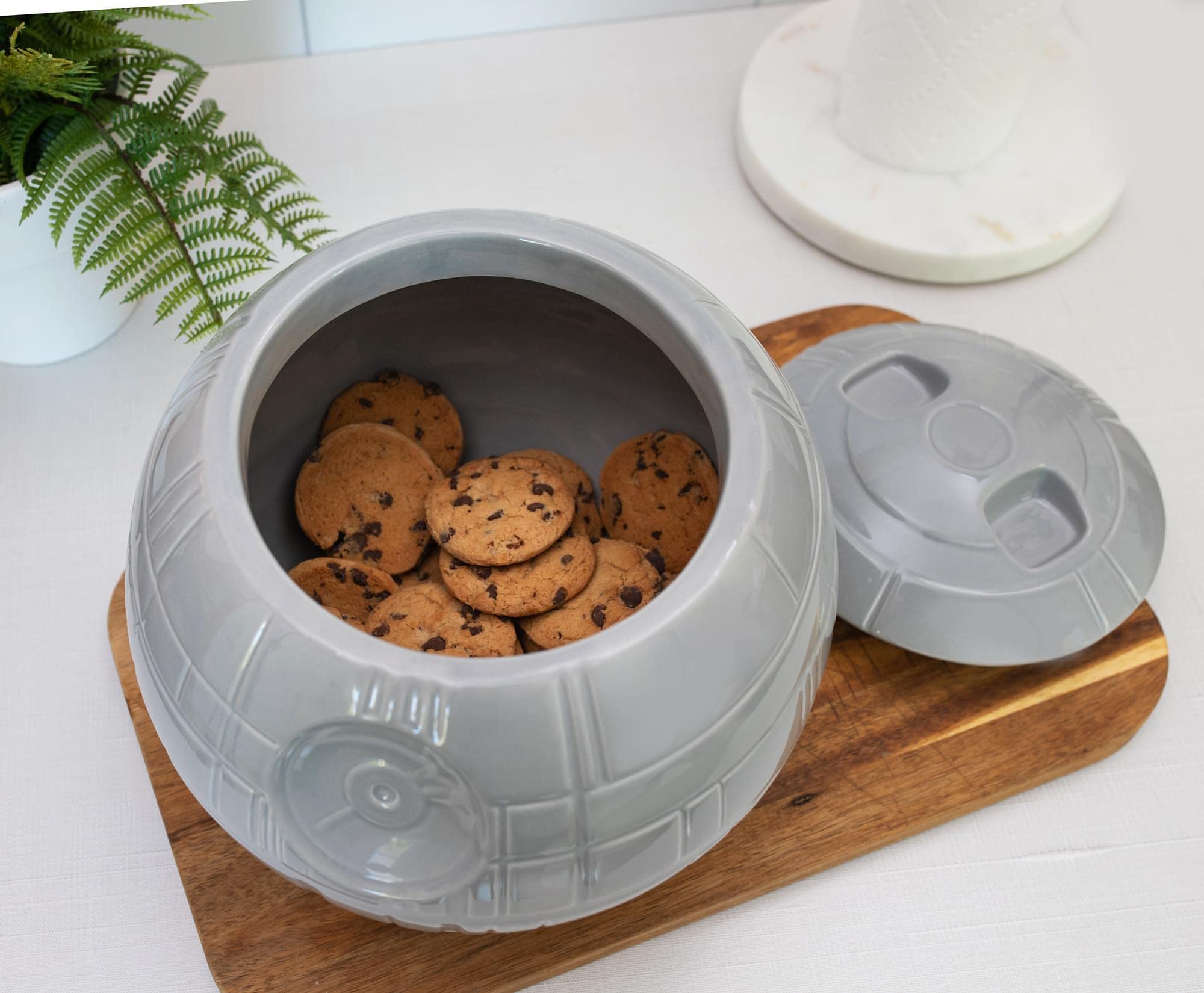 Star Wars Death Star 10-Inch Ceramic Cookie Jar with Lid | Large Kitchen Storage Container for Cookies, Snacks & Treats | Perfect for Star Wars Fans, Movie Nights & Gift Giving