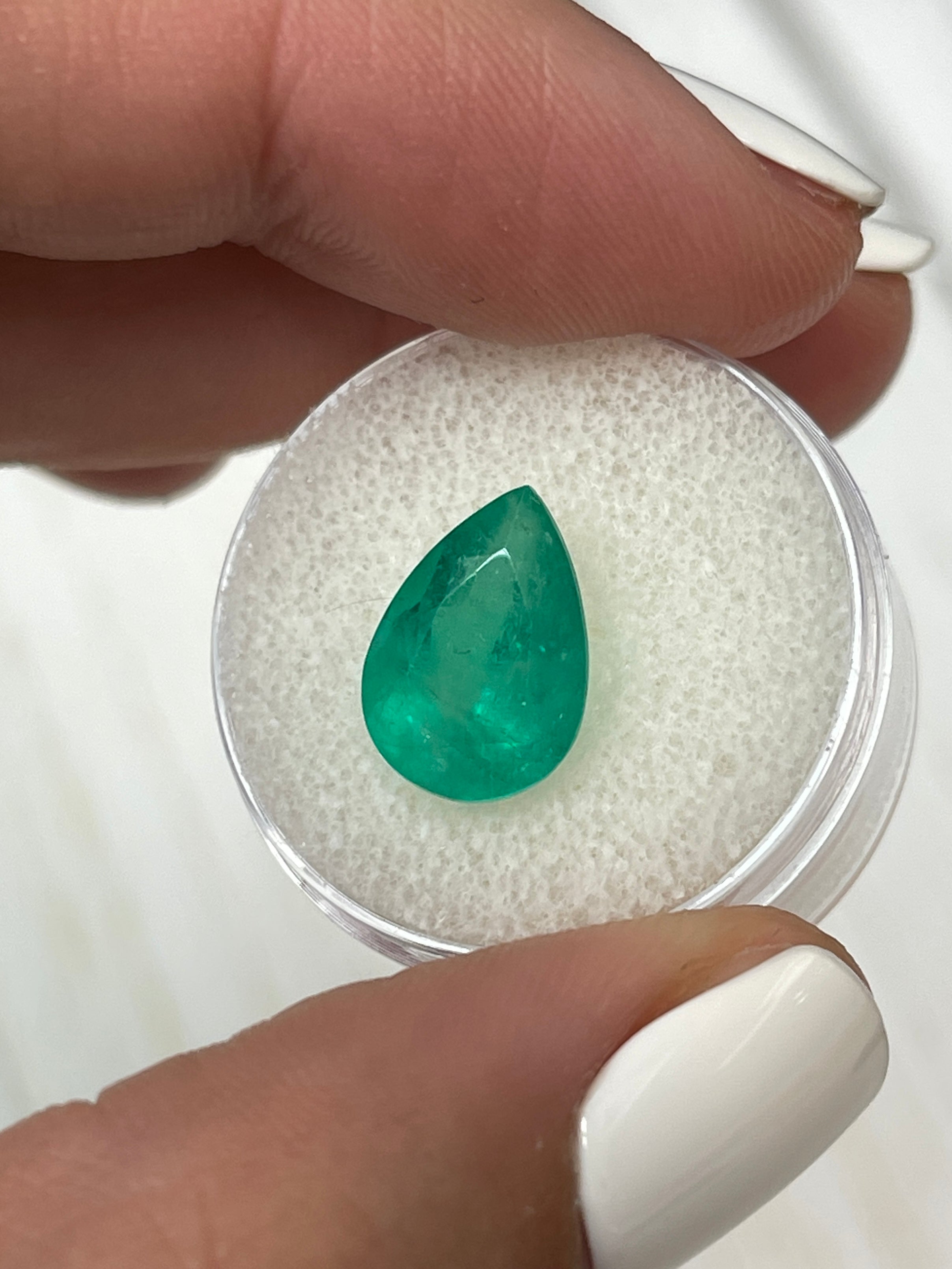 4.30 Carat 13x9mm Medium Green Natural Loose Colombian Emerald Pear Cut Gemstone for Jewelry Making, Engagement Rings & Necklace Pendants