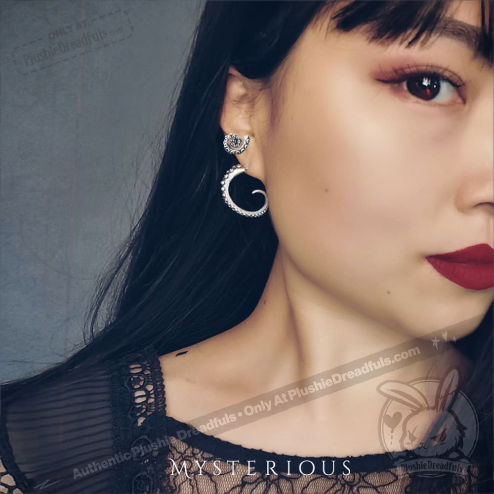 Silver Tentacle Jewelry Set - Unique Octopus Tentacle Earrings & Necklace for Women - Perfect for Halloween Costumes, Cosplay, and Gothic Fashion Accessories