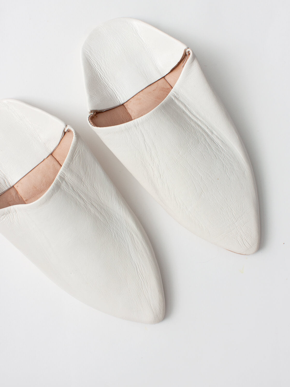 Authentic Moroccan Leather Babouche Slippers - Handmade Pointed Toe Traditional House Shoes for Men & Women | Perfect for Home, Lounge & Cultural Events (Antique White)