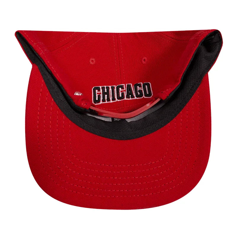 Chicago Bulls 6-Time NBA Champions Wool Snapback Hat - Unisex Adjustable Fitted Cap for Basketball Fans, Streetwear & Casual Outfits