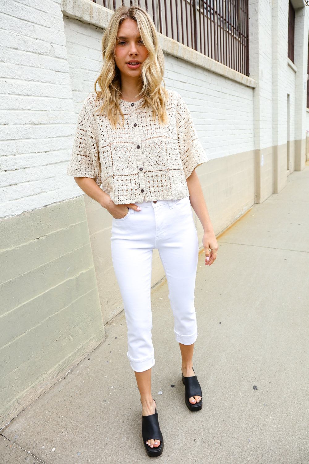 Judy Blue Women's White Midrise Skinny Fit Capris with Cuffed Hem - Perfect for Casual Wear, Work & Everyday Comfort