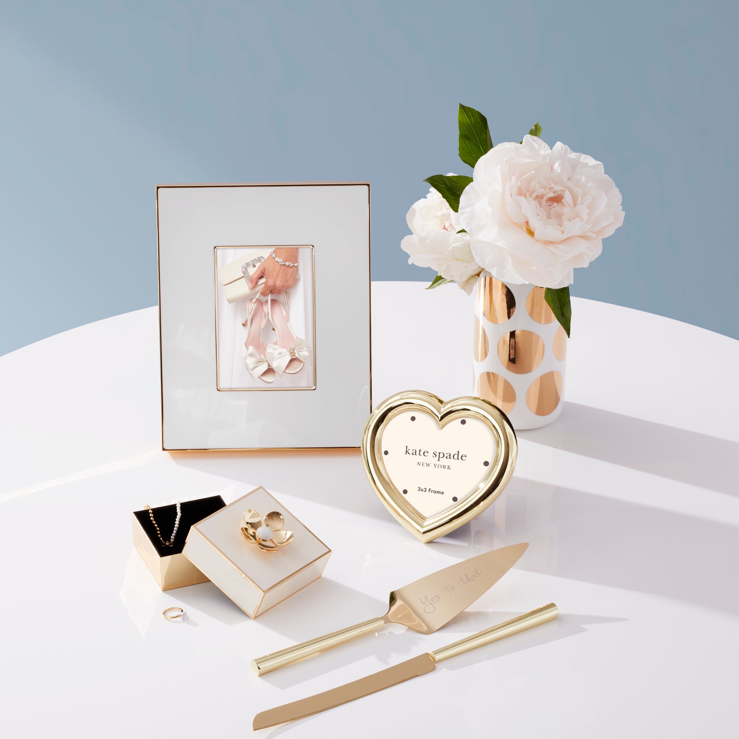 4x6 White Photo Frame - Elegant Display for Home & Office Decor - Perfect for Wedding, Graduation, and Family Pictures