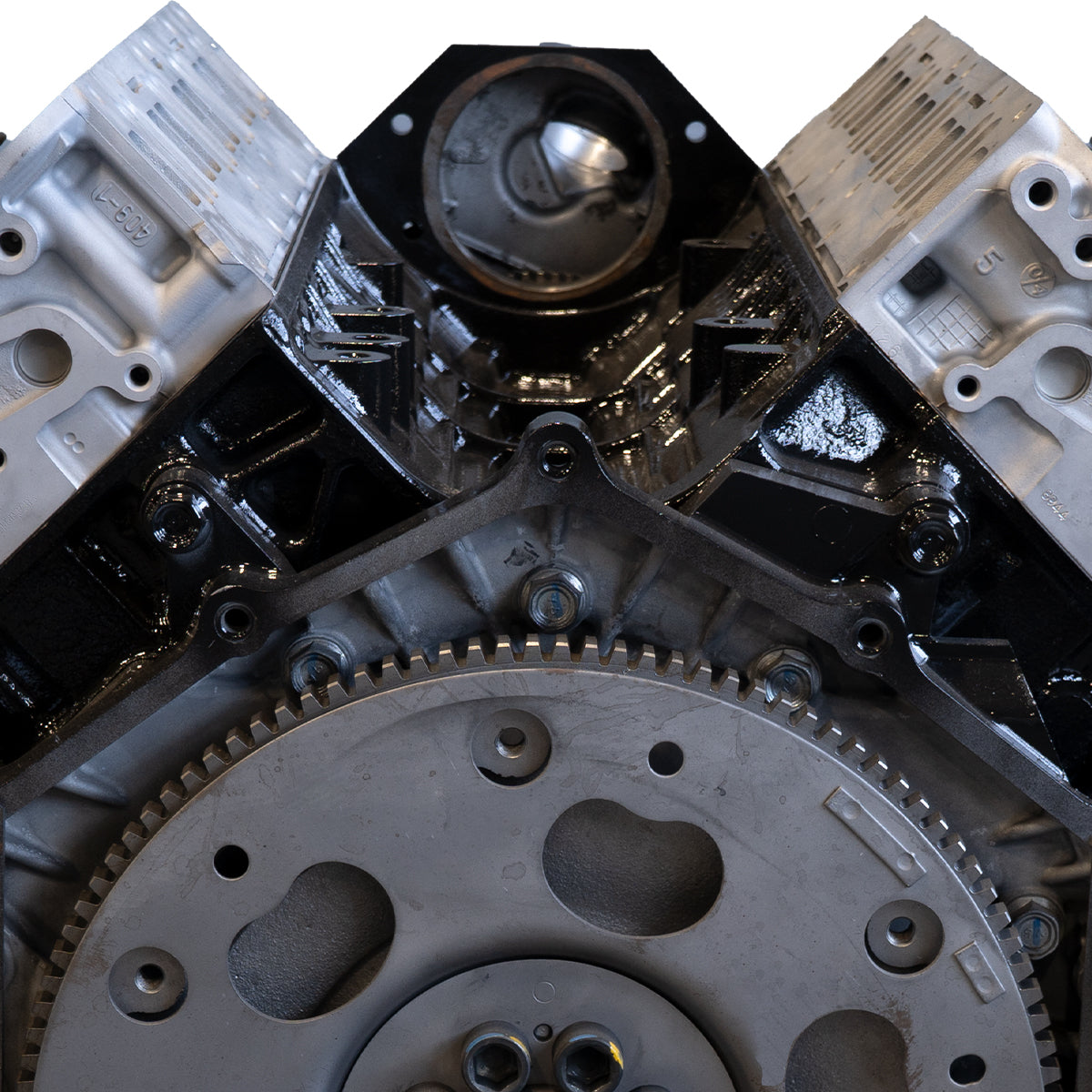 2004-2005 6.6L LLY Duramax Complete Long Block Engine Replacement - Perfect for Chevy Silverado & GMC Sierra Diesel Truck Restoration & Performance Upgrades