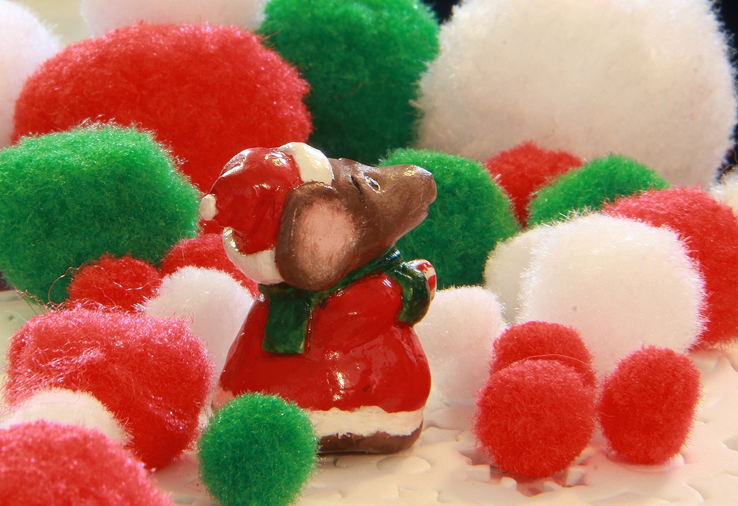 Miniature Porcelain Santa Mouse Figurine - Christmas Tree Ornament & Holiday Home Decor for Xmas, Winter, Party, Gift Giving