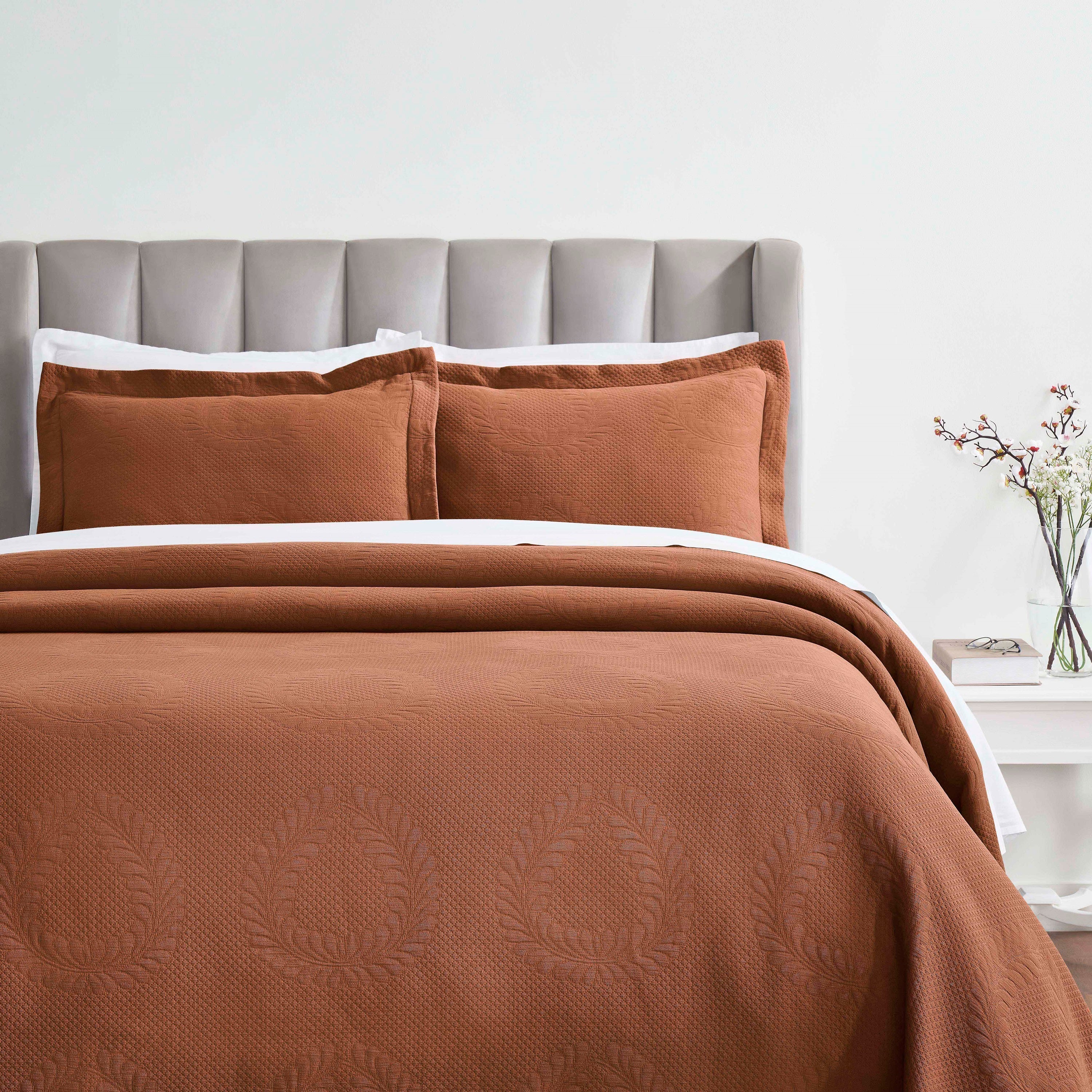Peploi Cotton Medium Weight Matelasse Bedspread and Sham Set - Queen Size, White Textured Bed Cover with Matching Shams - Perfect for Master Bedroom, Guest Room & Hotel Decor