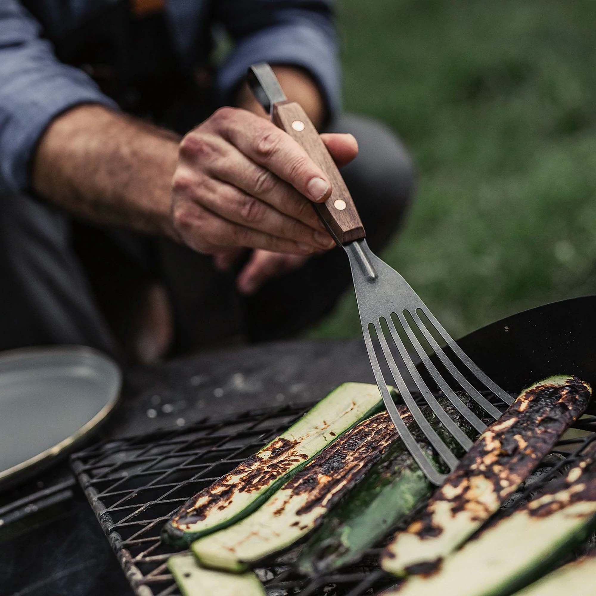 Premium Stainless Steel Cowboy Grill Fish Spatula - Heavy Duty BBQ Turner for Grilling, Flipping Fish & Burgers - Perfect for Outdoor Cooking, Camping & Backyard BBQs