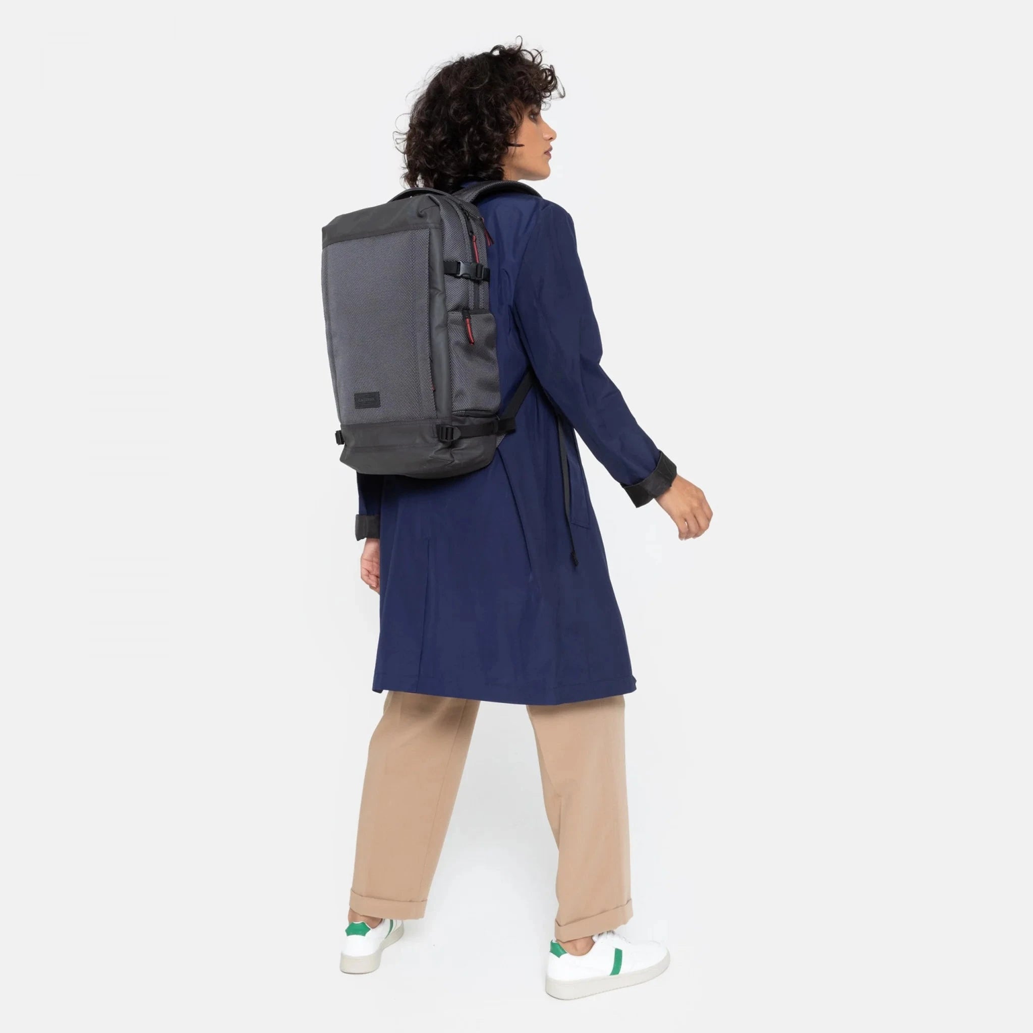 Eastpak Tecum M CNNCT Backpack - Lightweight Laptop Backpack for Work & Travel, Durable School Backpack with USB Charging Port, Accent Grey - Perfect for College, Commuting & Outdoor Adventures