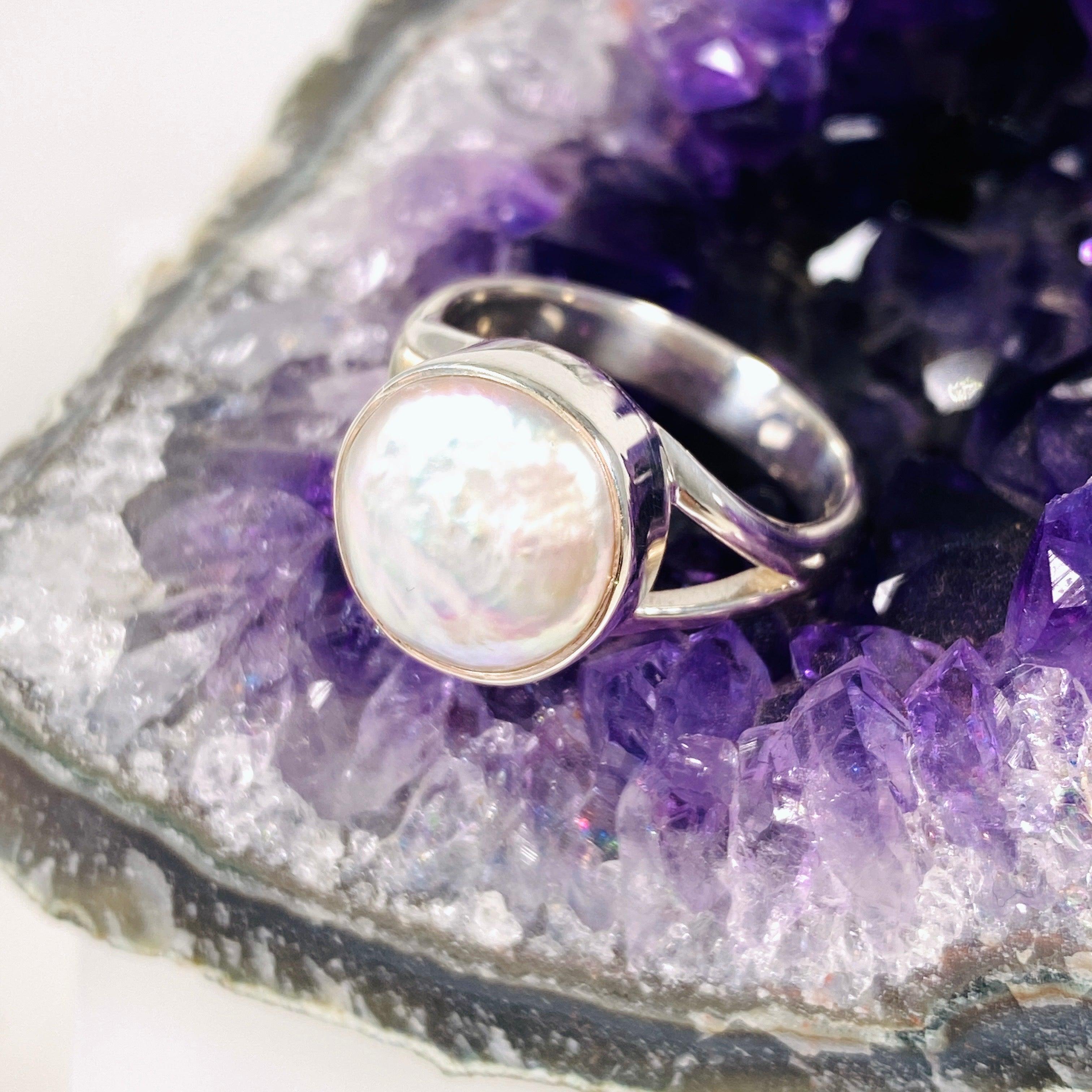 Pearl Round Split Band Ring KRGJ2934 - Elegant Jewelry for Women, Perfect for Weddings, Parties & Special Occasions
