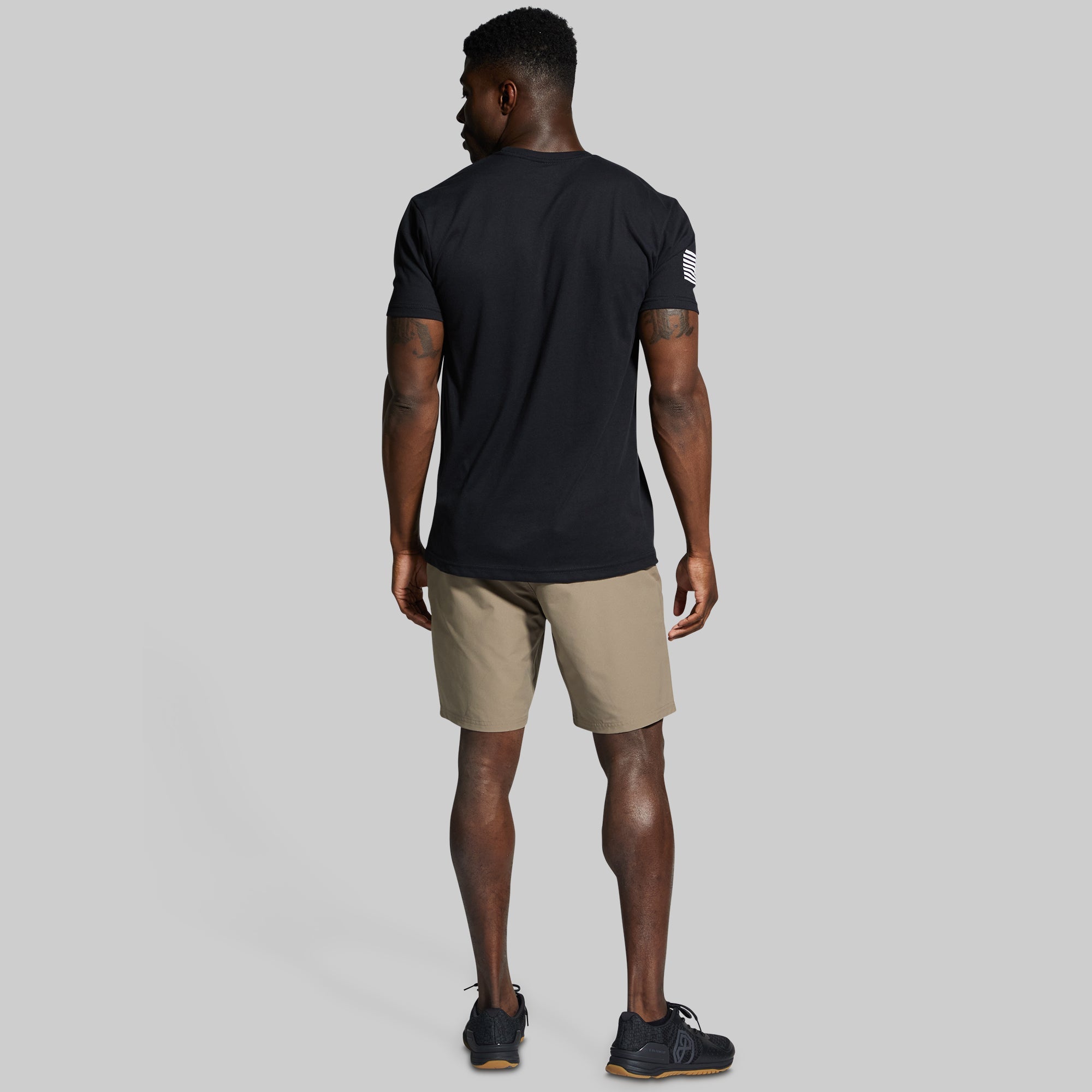 American Original T-Shirt for Men & Women - Soft Cotton Crewneck Tee (Black) - Perfect for Casual Wear, Street Style & Everyday Outfits