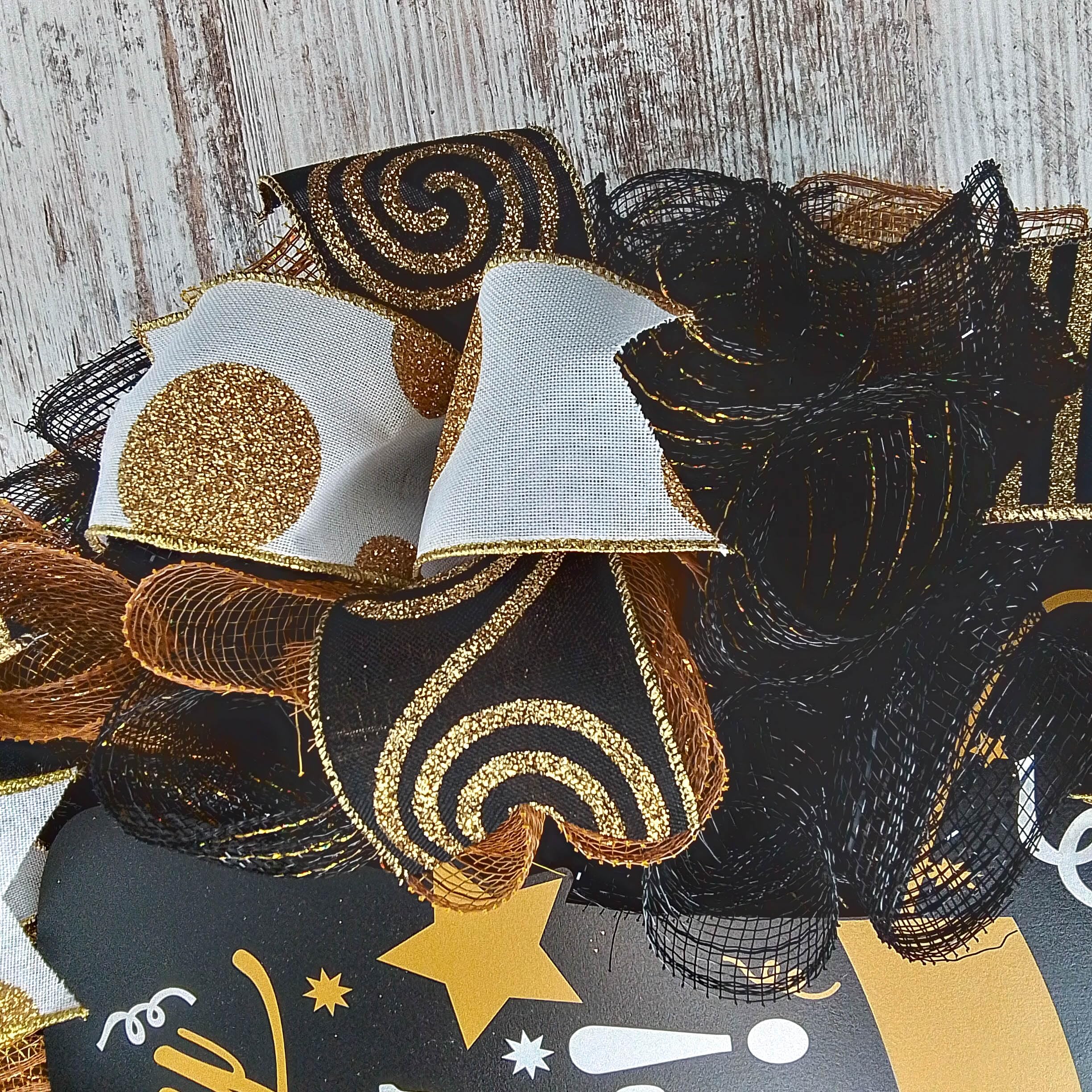 Elegant Black Gold White Top Hat New Year Wreath for Front Door - Festive New Year's Eve Party & Holiday Home Decor - Perfect for Christmas to New Year Celebrations & Winter Door Hanging