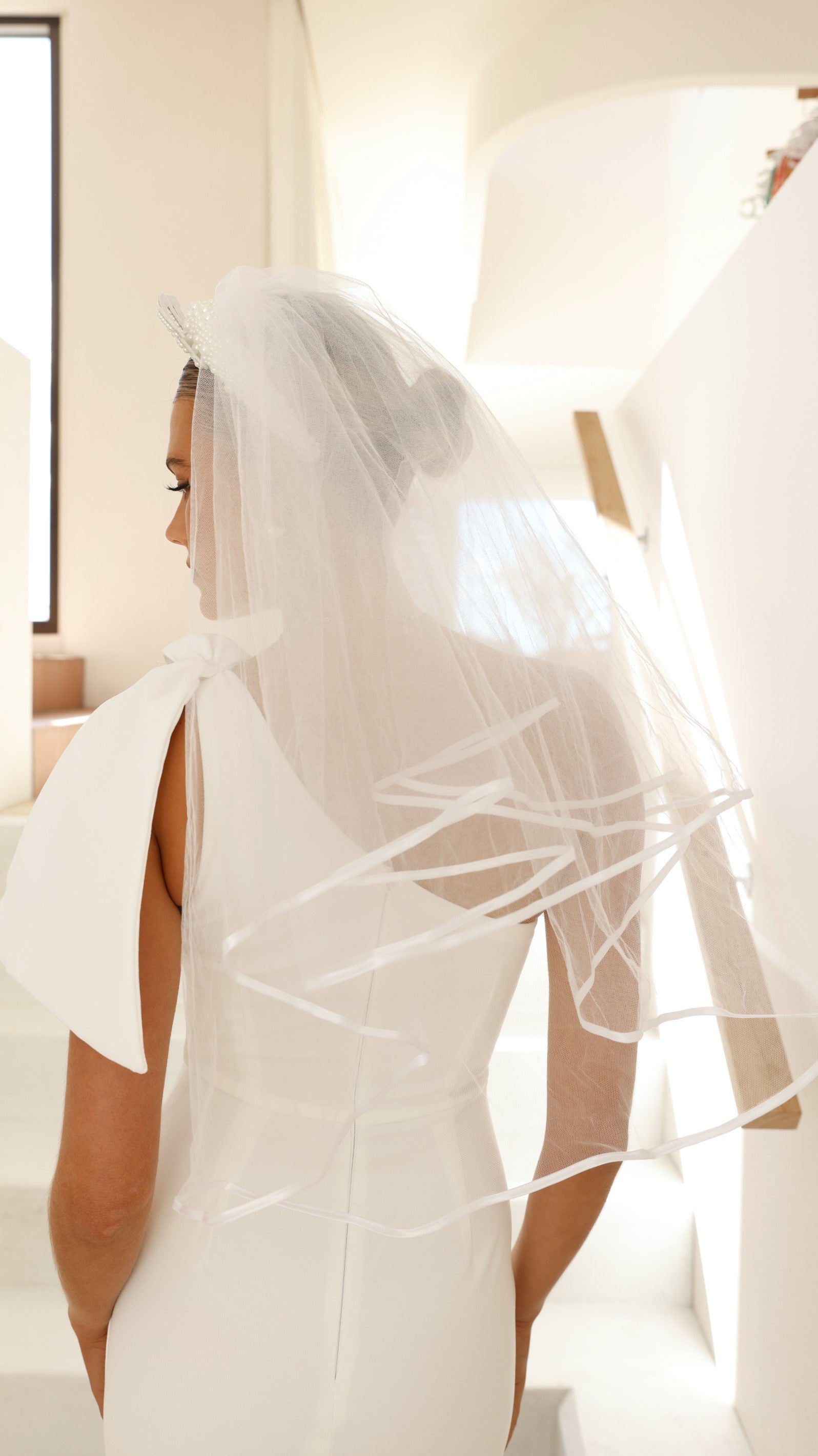 Elegant White Bridal Veil for Wedding - Perfect for Brides, Ceremonies & Photo Shoots