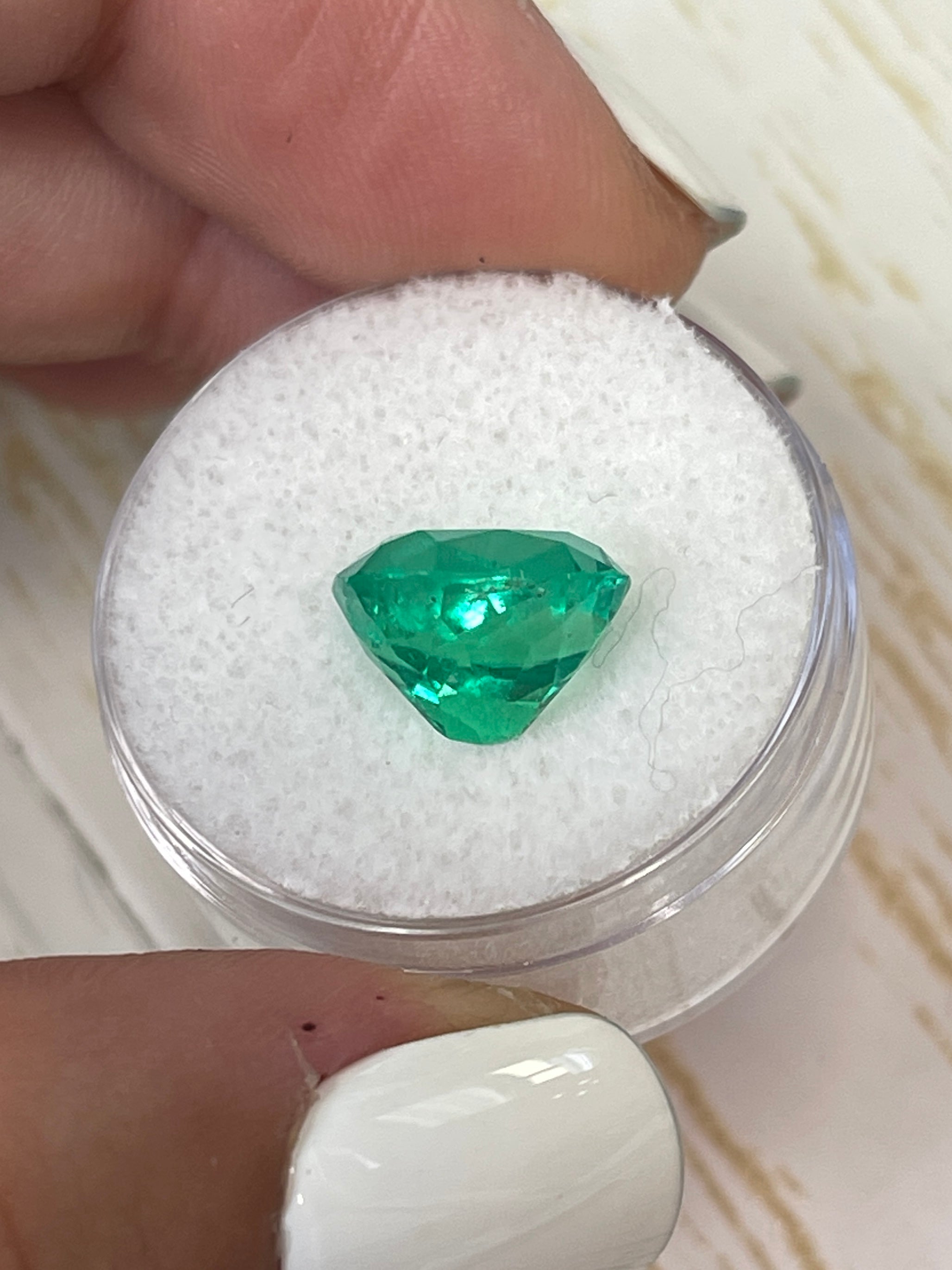 4.94 Carat Natural Colombian Emerald - Cushion Cut Loose Gemstone (10.8x10.3mm) Fine Green for Jewelry Making & Engagement Rings