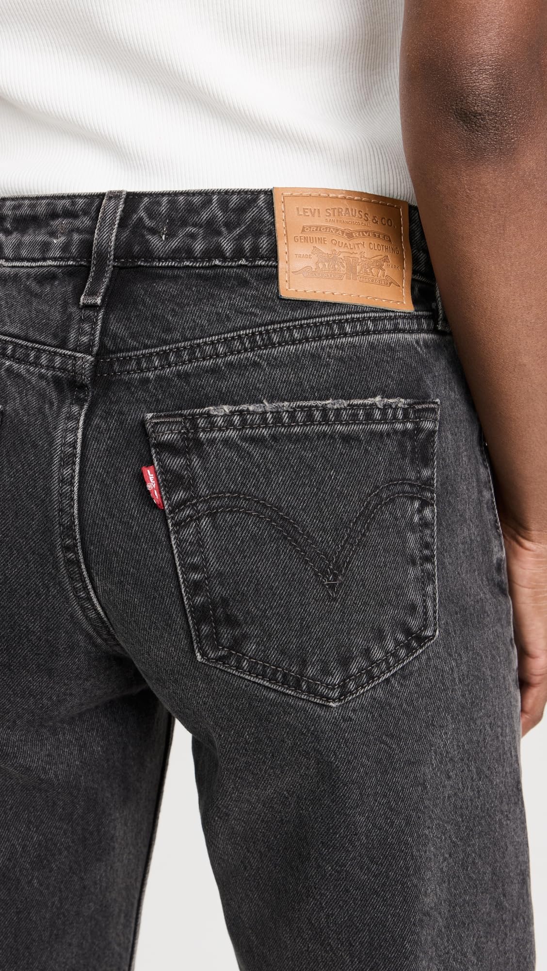 Levi's Women's Low Loose Fit Jeans - Comfortable & Stylish Denim Pants for Casual Wear, Outings & Everyday Fashion