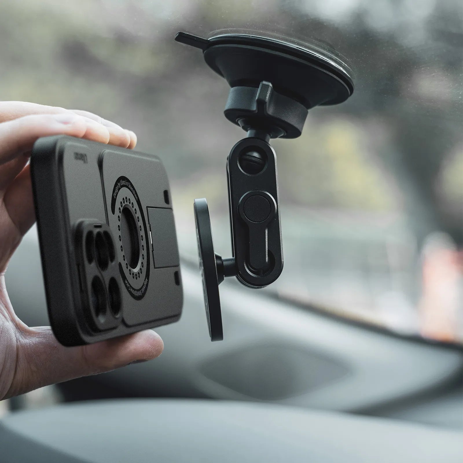 Ulanzi O LOCK Smartphone Video Stabilizer Kit for iPhone 15 Pro & Pro Max - Perfect for Vlogging, Live Streaming & Content Creation