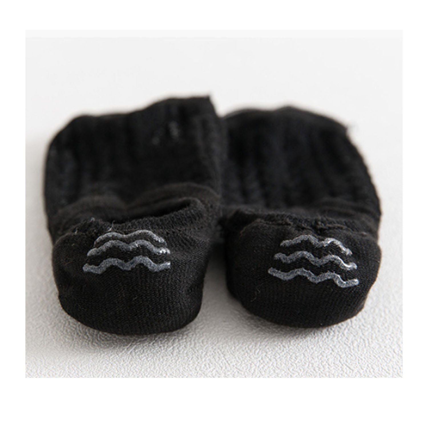 FLOOF Women's No Show Socks - Invisible Low Cut Liner Socks for Sneakers & Flats - Breathable Anti-Slip Comfort Socks (Black) - Perfect for Workouts, Running & Everyday Wear