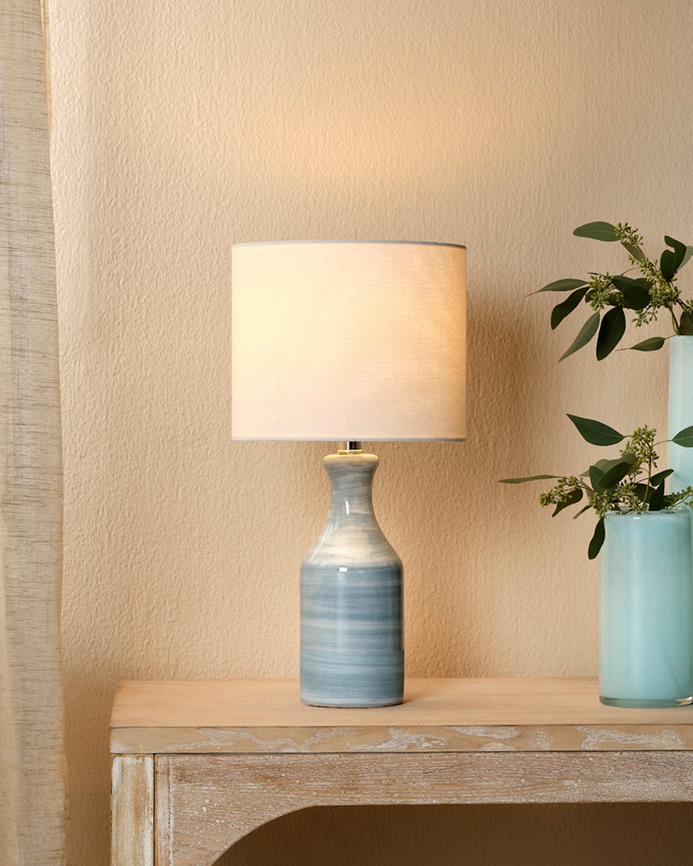 Modern Bungalow Table Lamp - Vintage Style Bedside Lighting for Living Room, Bedroom & Office - Warm White LED Bulb Included