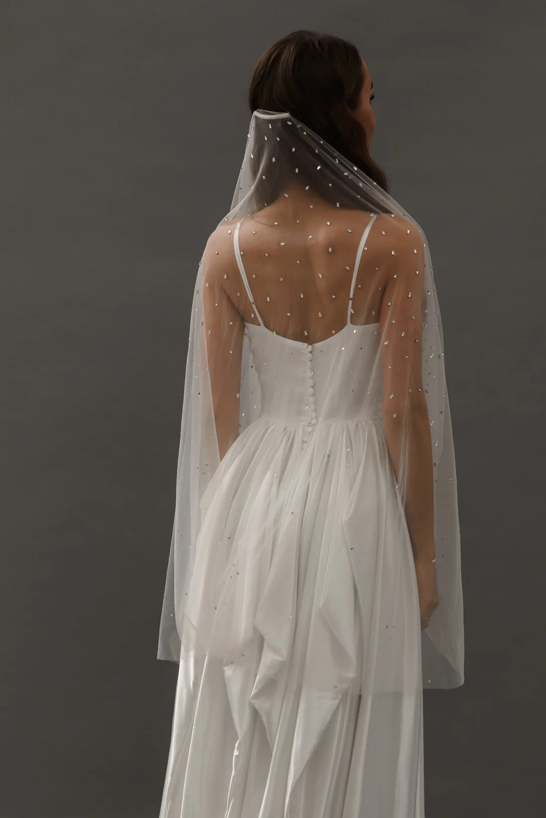 V013 Heirloom Veil - Elegant Lace Wedding Veil for Brides | Perfect for Church Ceremonies, Vintage Weddings & Photo Shoots