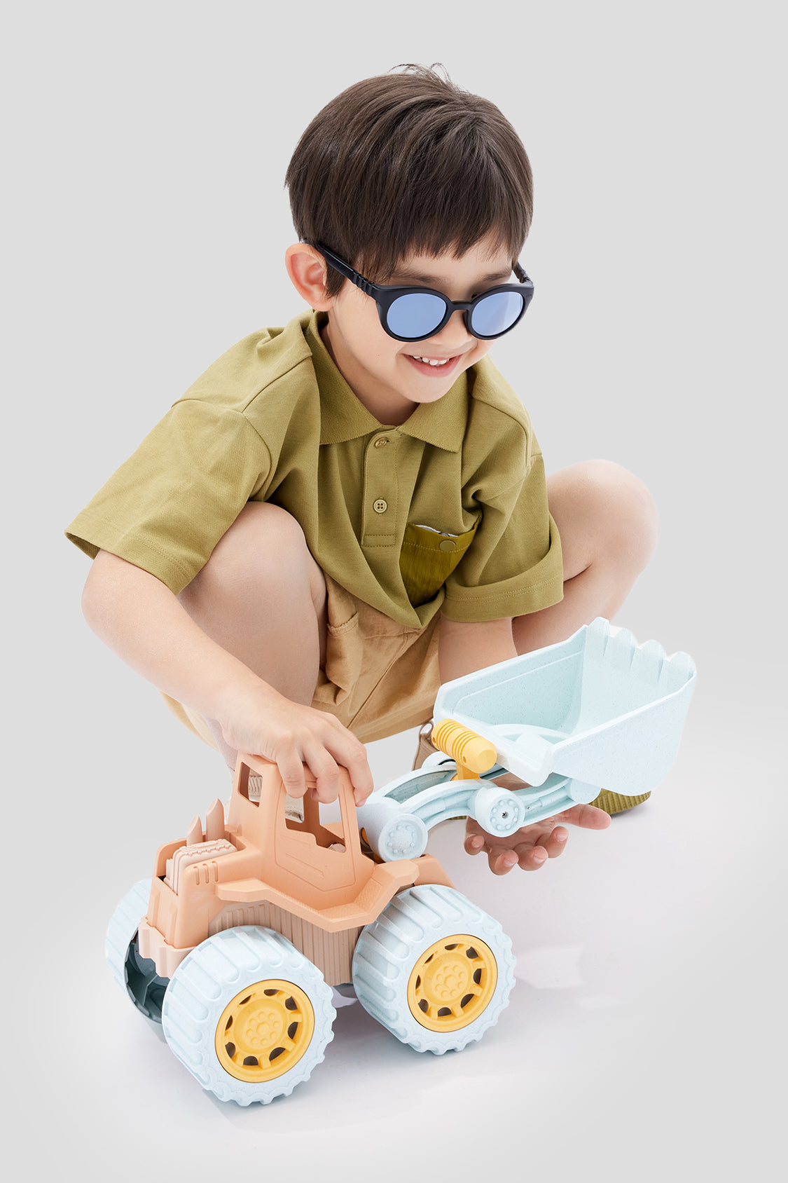 UV400 Kids Protective Sunglasses - Polarized & Shatterproof for Outdoor Play, Beach, and Sports - Boys & Girls Ages 3-12