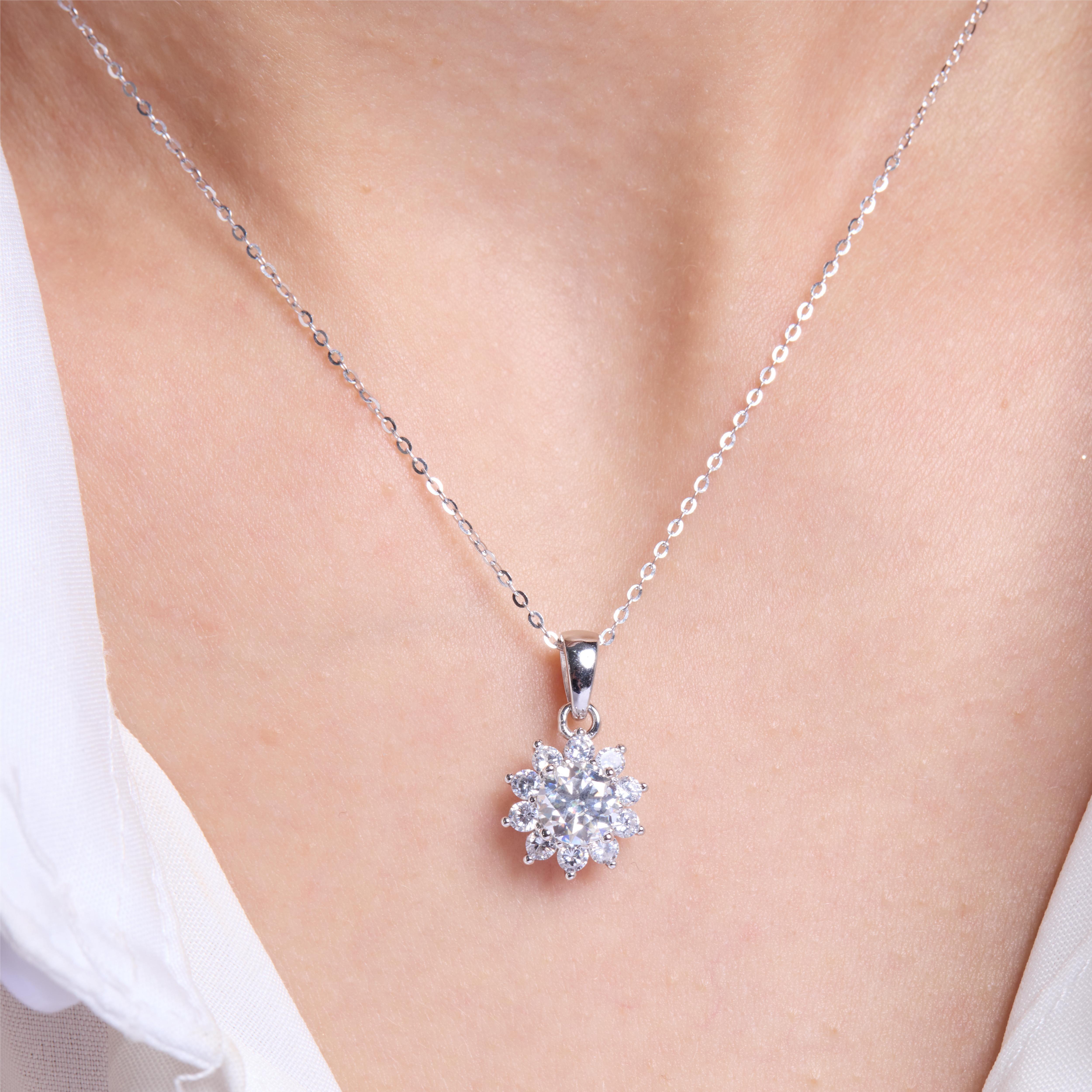 Stunning Sunflower Moissanite Pendant Necklace - 14K Gold Plated Floral Jewelry for Women - Perfect Gift for Birthday, Anniversary & Valentine's Day