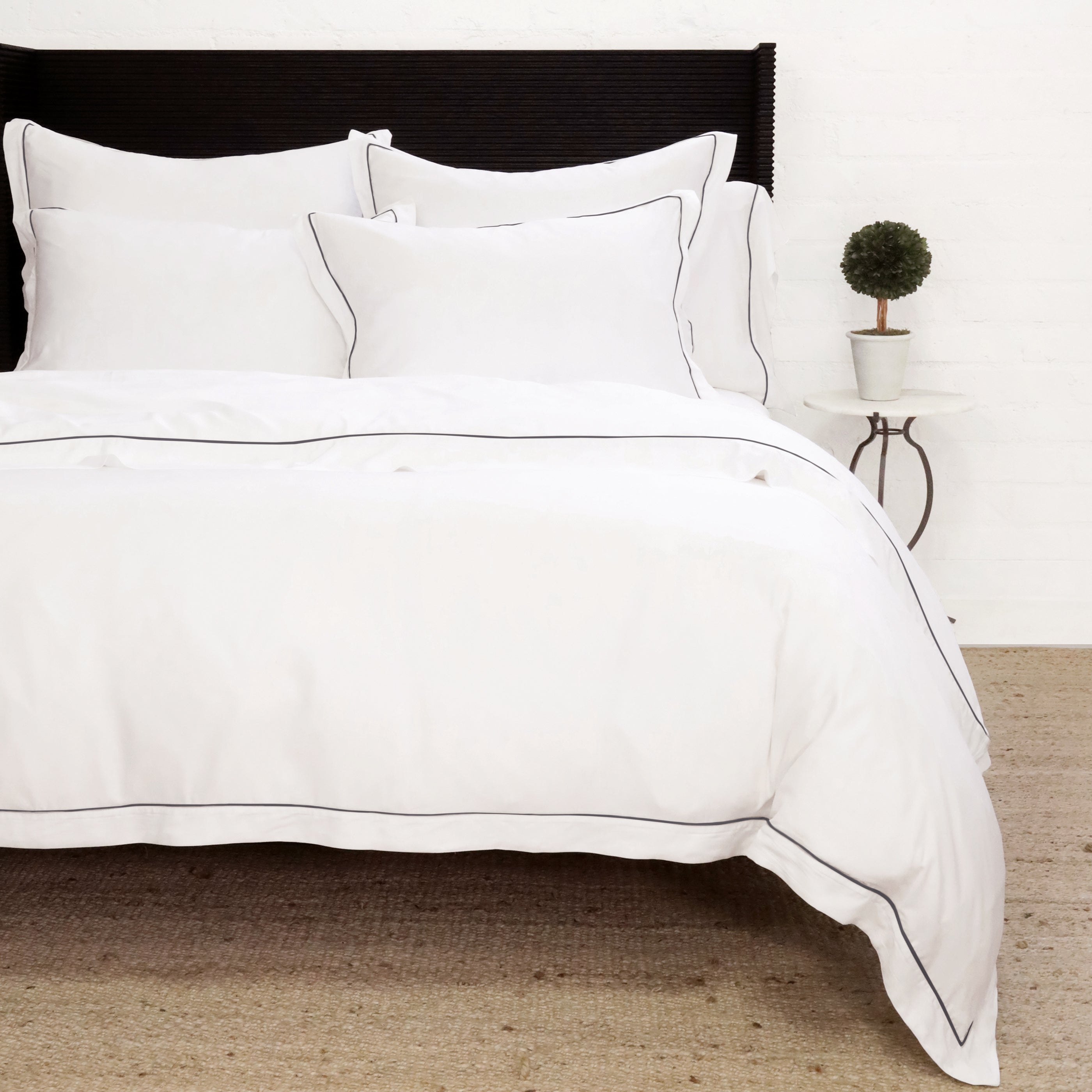Sheena Bamboo Sateen Duvet Cover Set - Queen Size, Soft & Breathable Bedding Set for Luxurious Sleep - Perfect for Master Bedroom, Guest Room & Hotel Decor